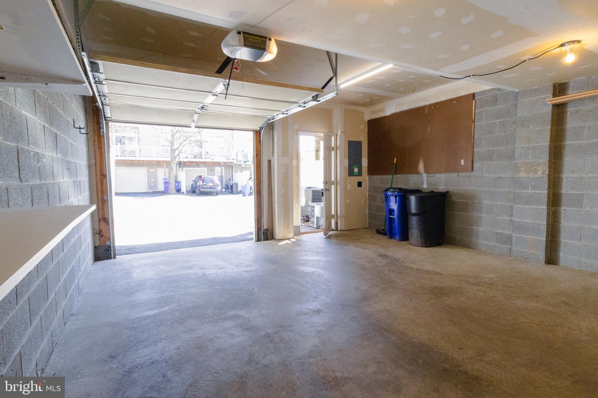 OVERLOOK - Residential Lease