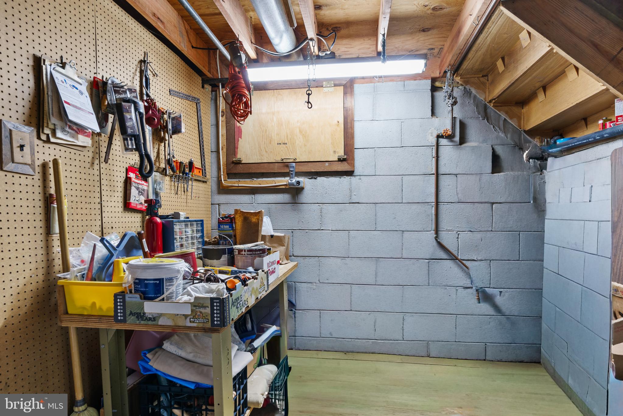 BROOKEVILLE KNOLLS - Residential