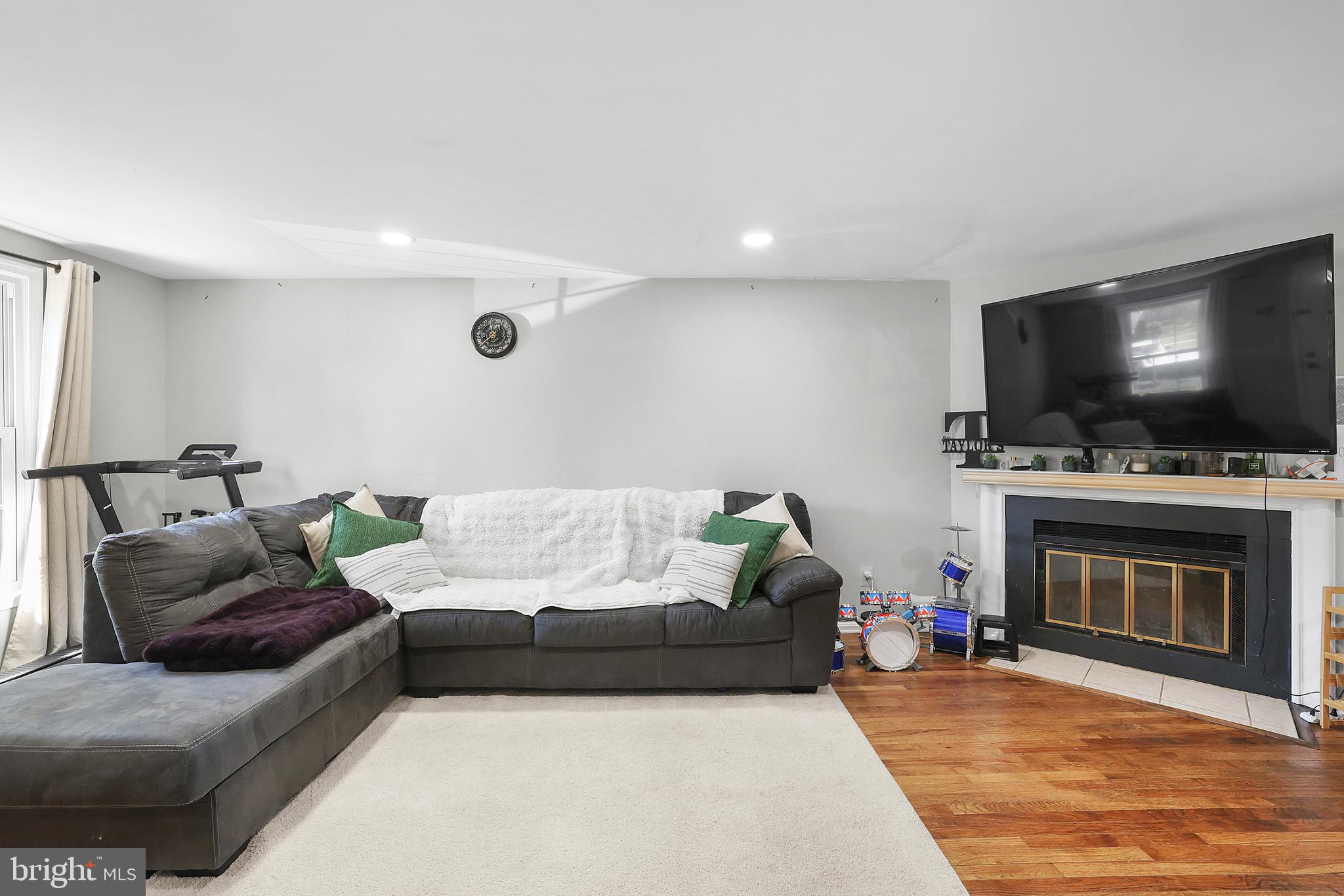 SUFFOLK PLACE - Residential