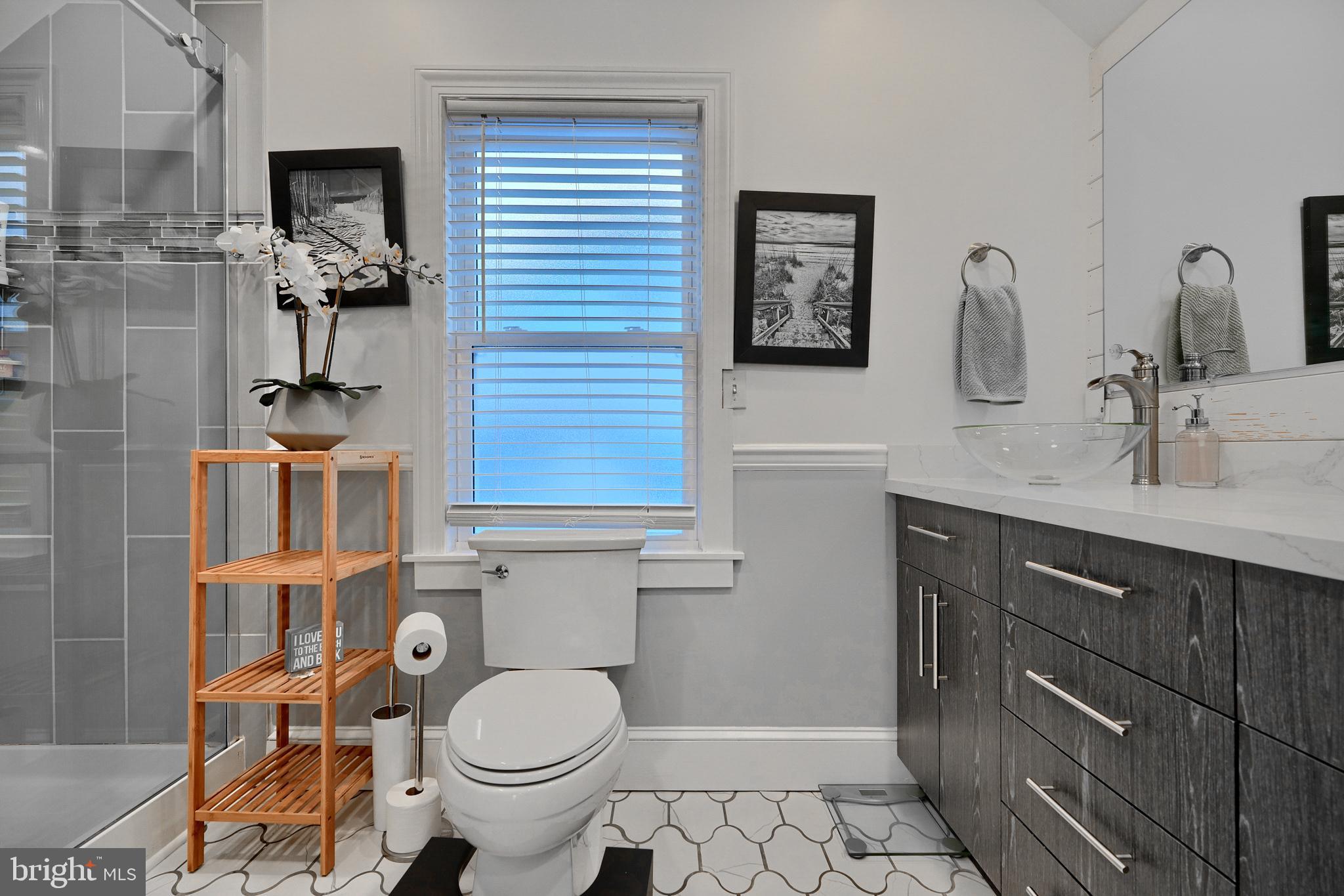 LAKE WALKER - Residential