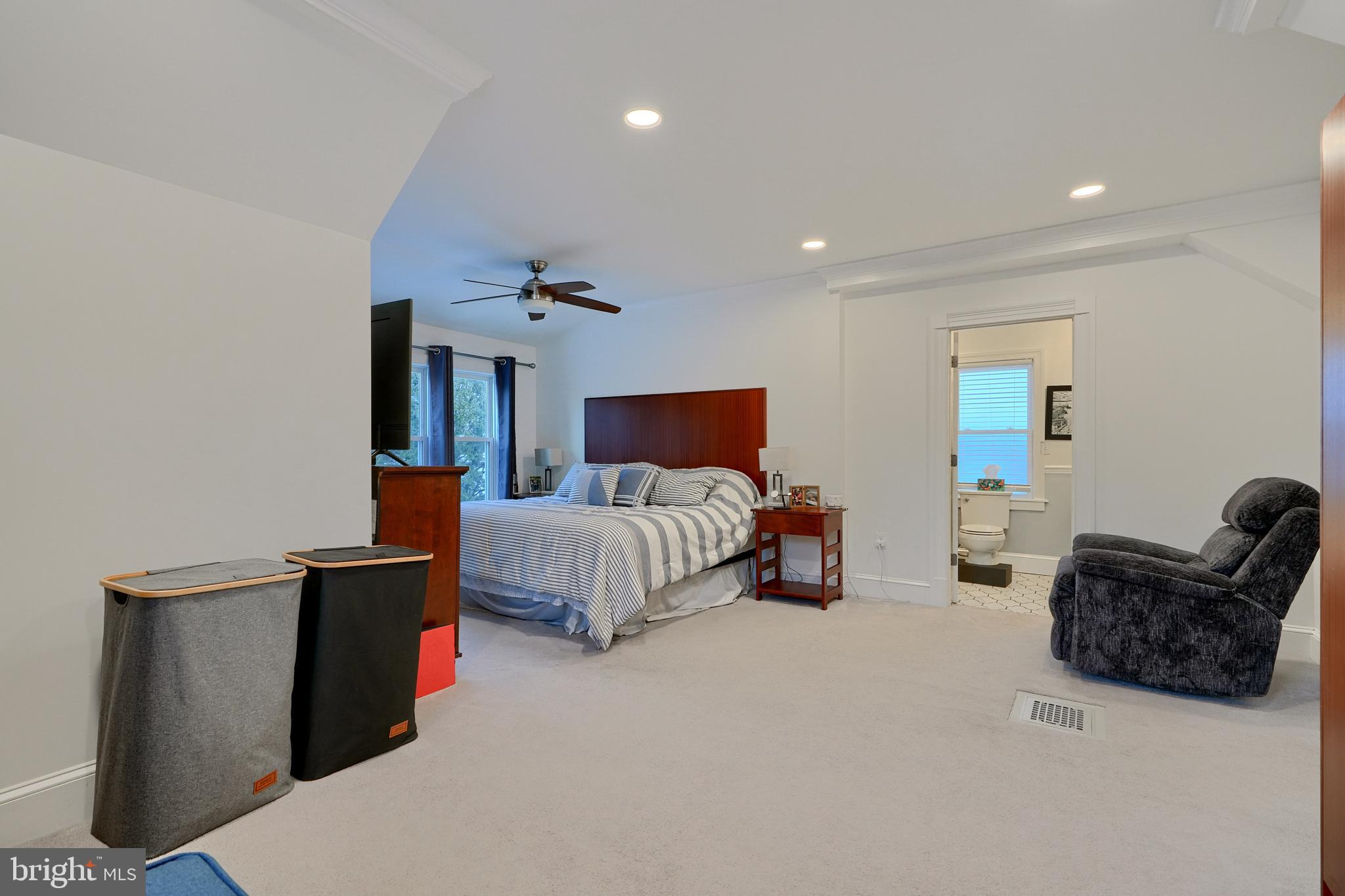 LAKE WALKER - Residential