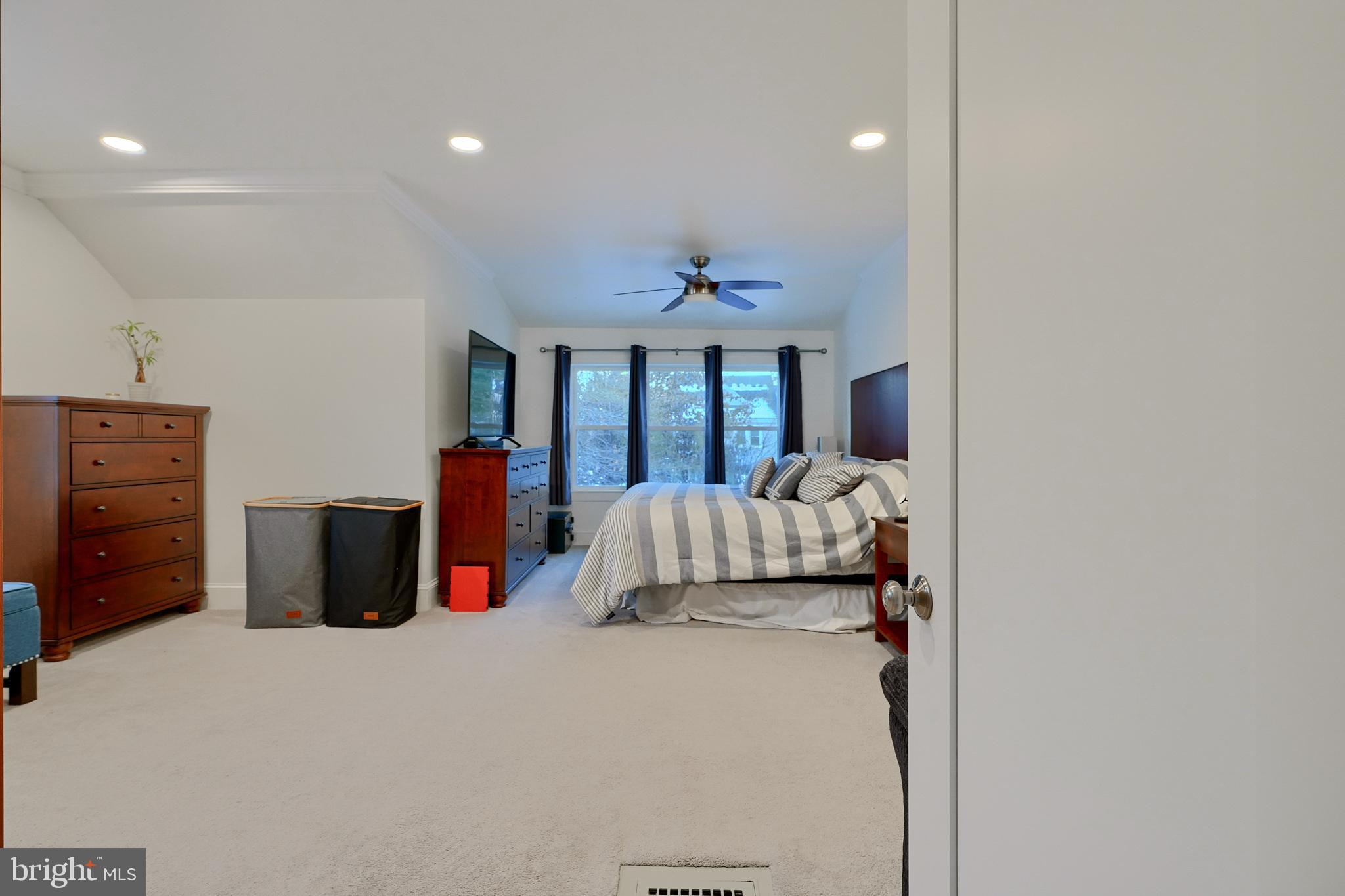 LAKE WALKER - Residential