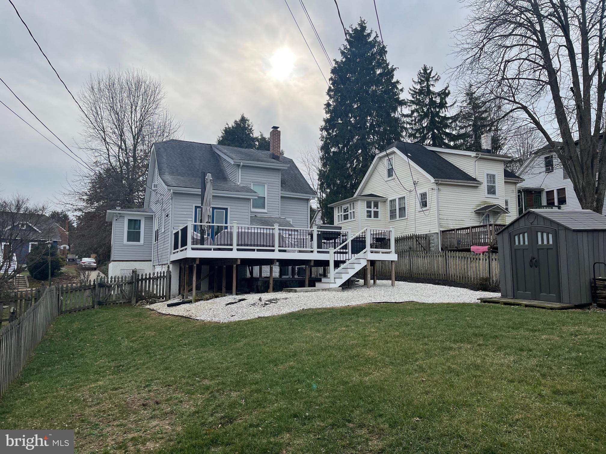 LAKE WALKER - Residential