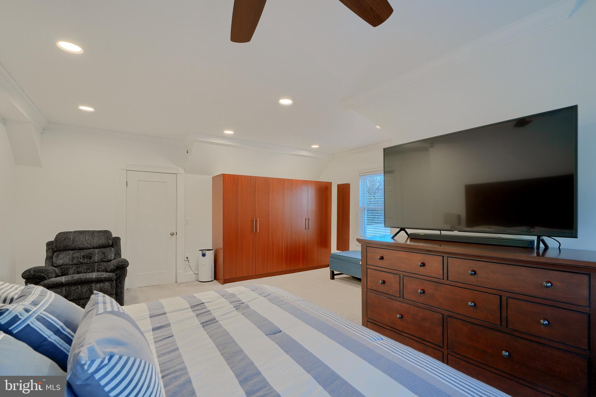 LAKE WALKER - Residential