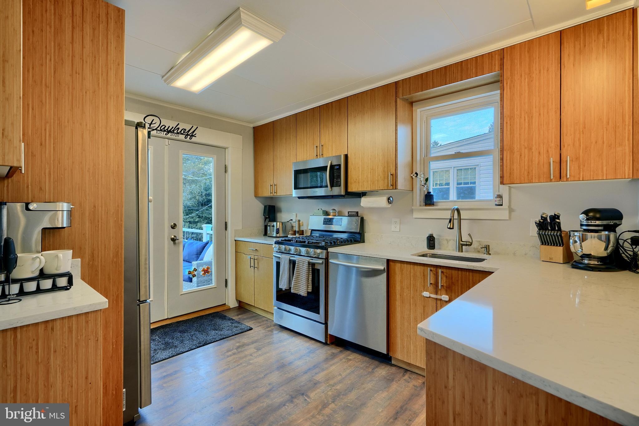 LAKE WALKER - Residential