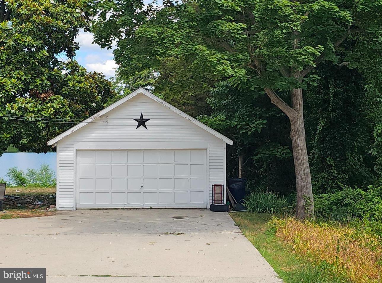 35 EAST AVENUE