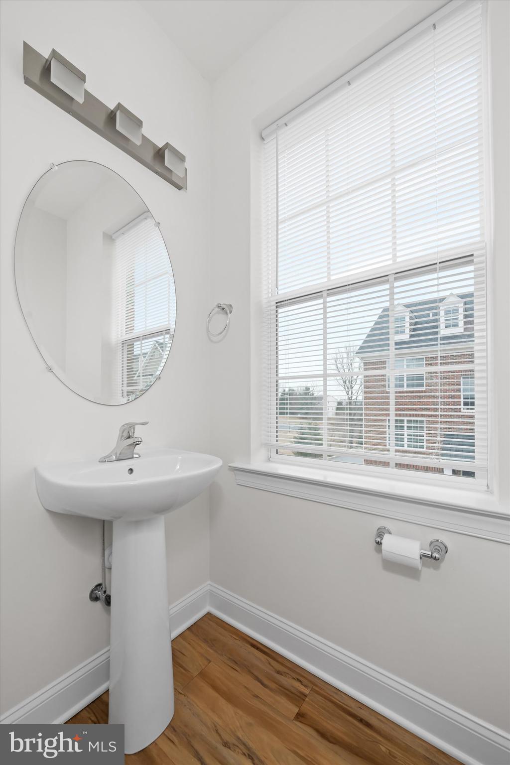 LINDEN HILL STATION - Residential Lease