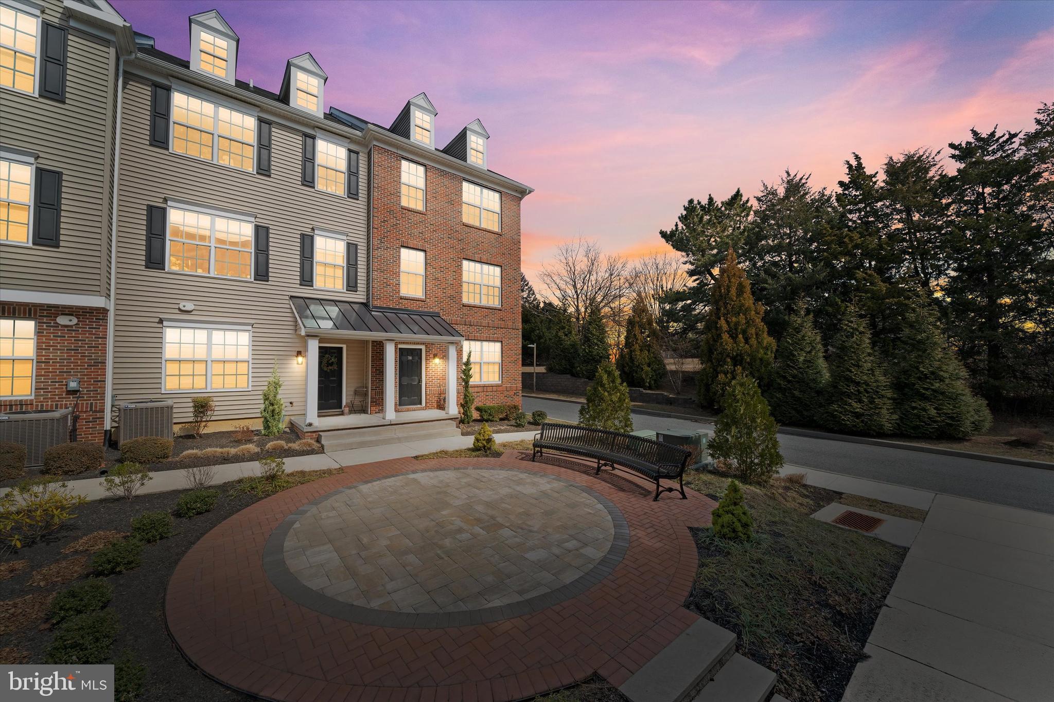 LINDEN HILL STATION - Residential Lease