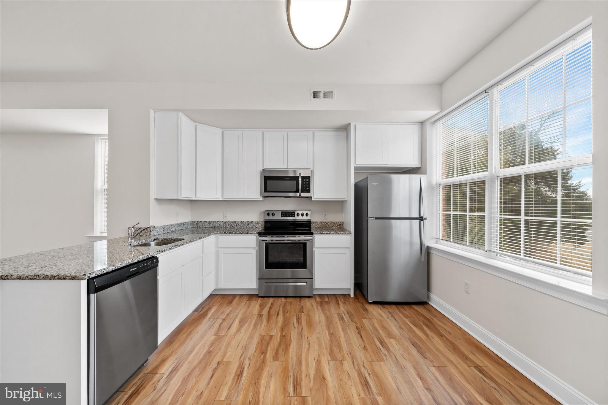 LINDEN HILL STATION - Residential Lease