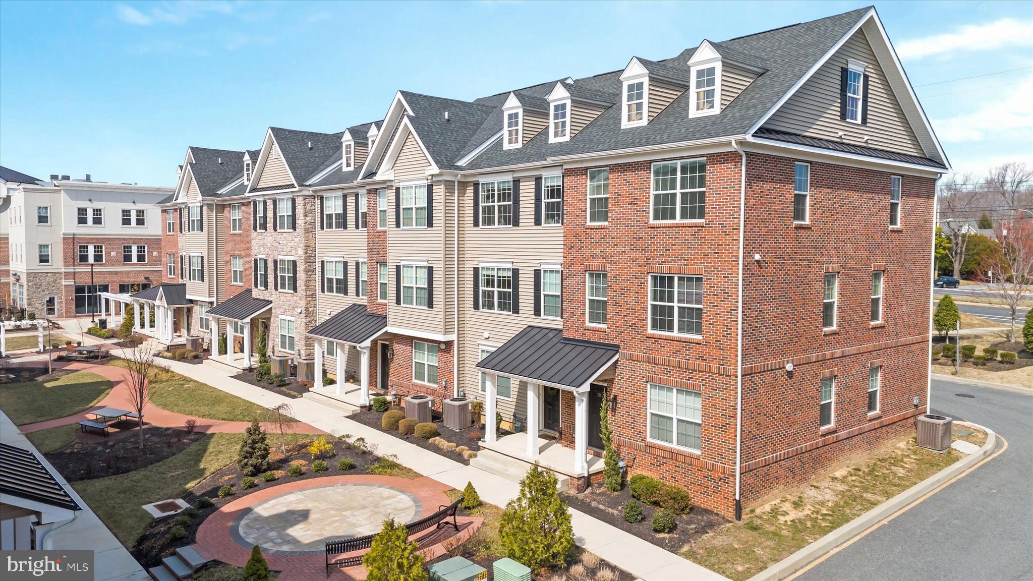 LINDEN HILL STATION - Residential Lease