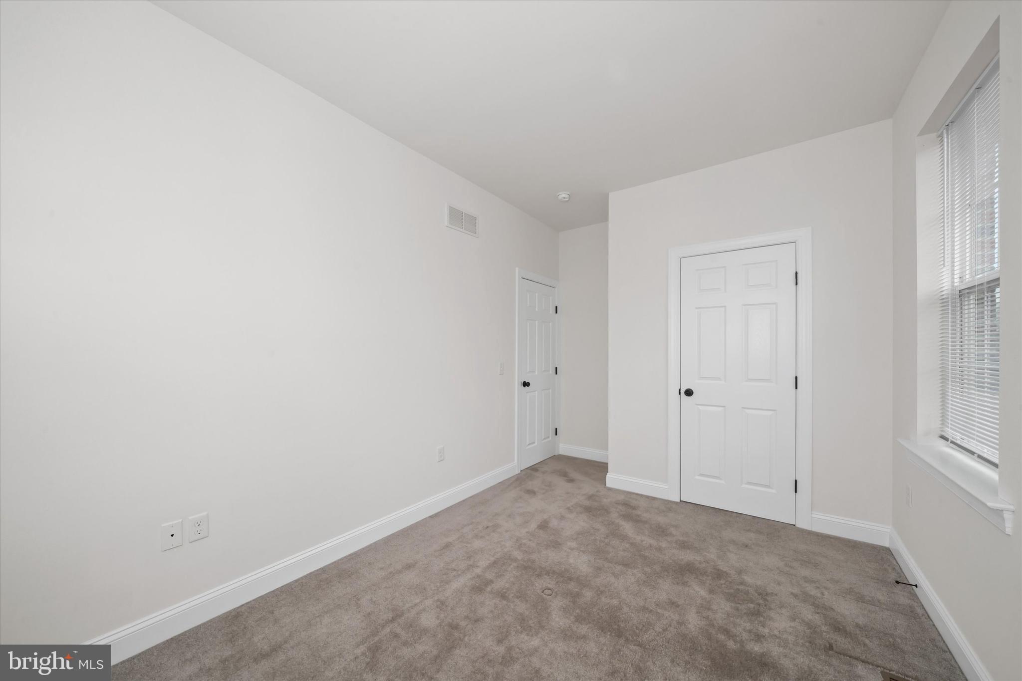 LINDEN HILL STATION - Residential Lease