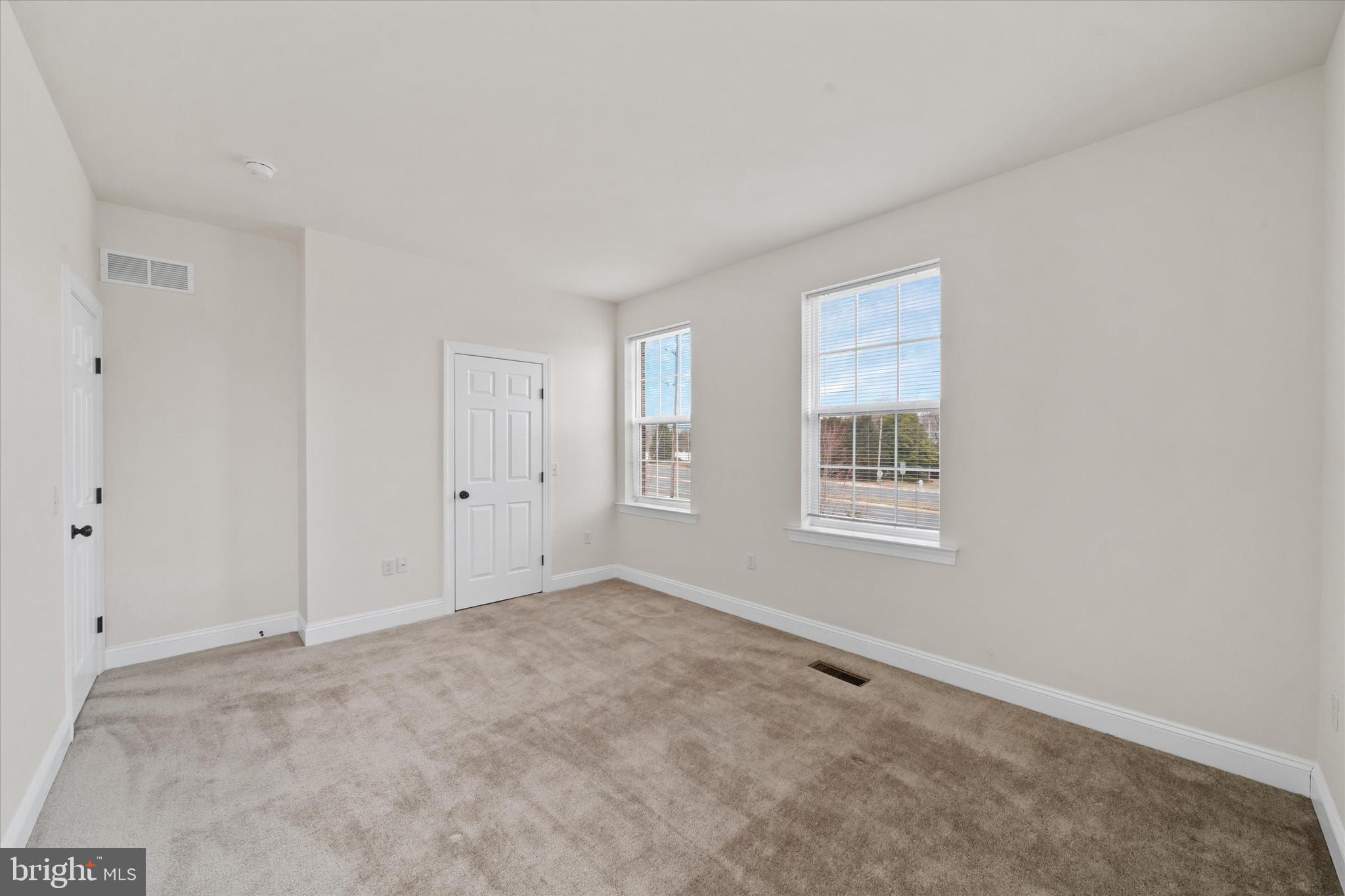 LINDEN HILL STATION - Residential Lease