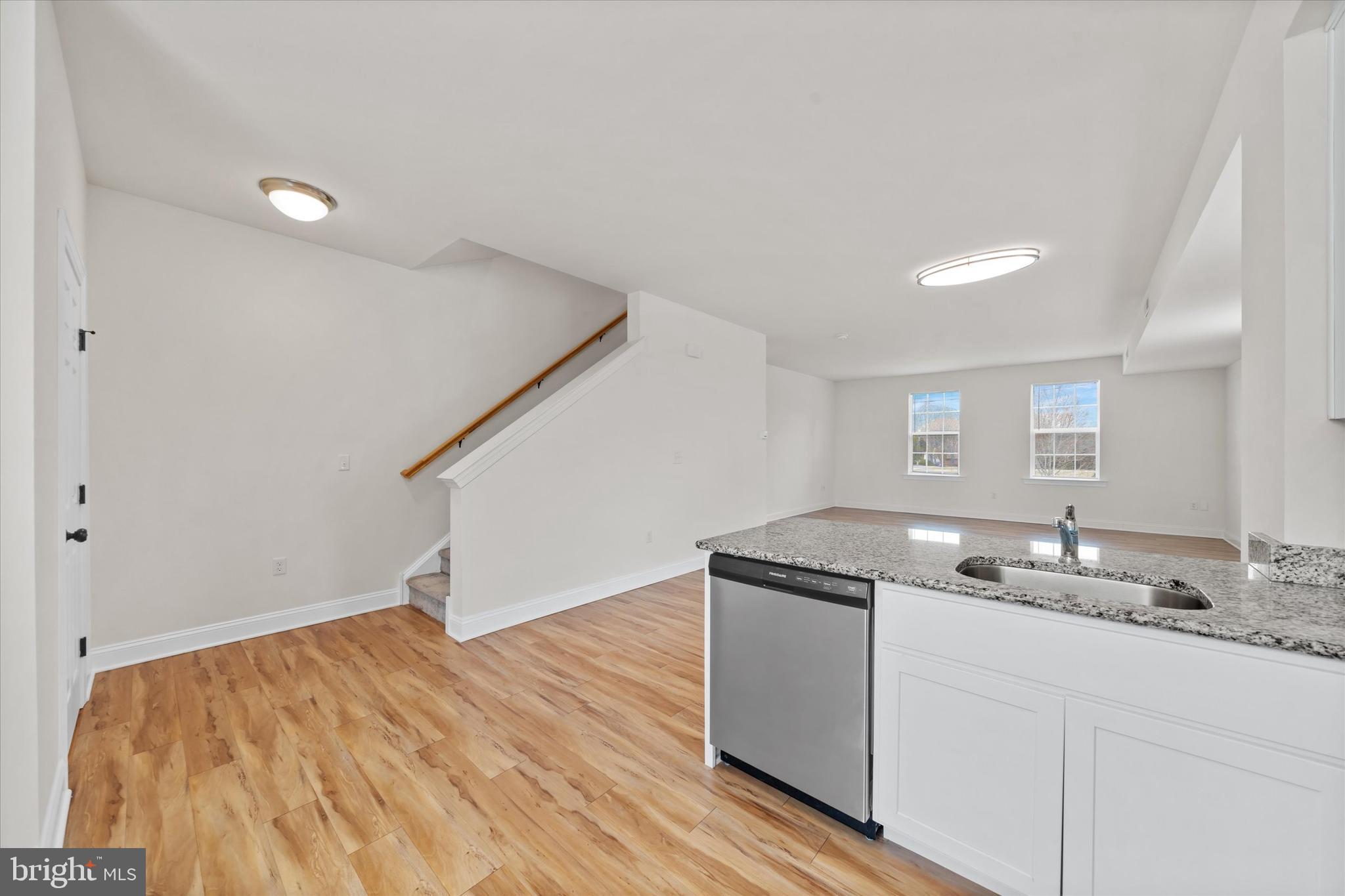 LINDEN HILL STATION - Residential Lease