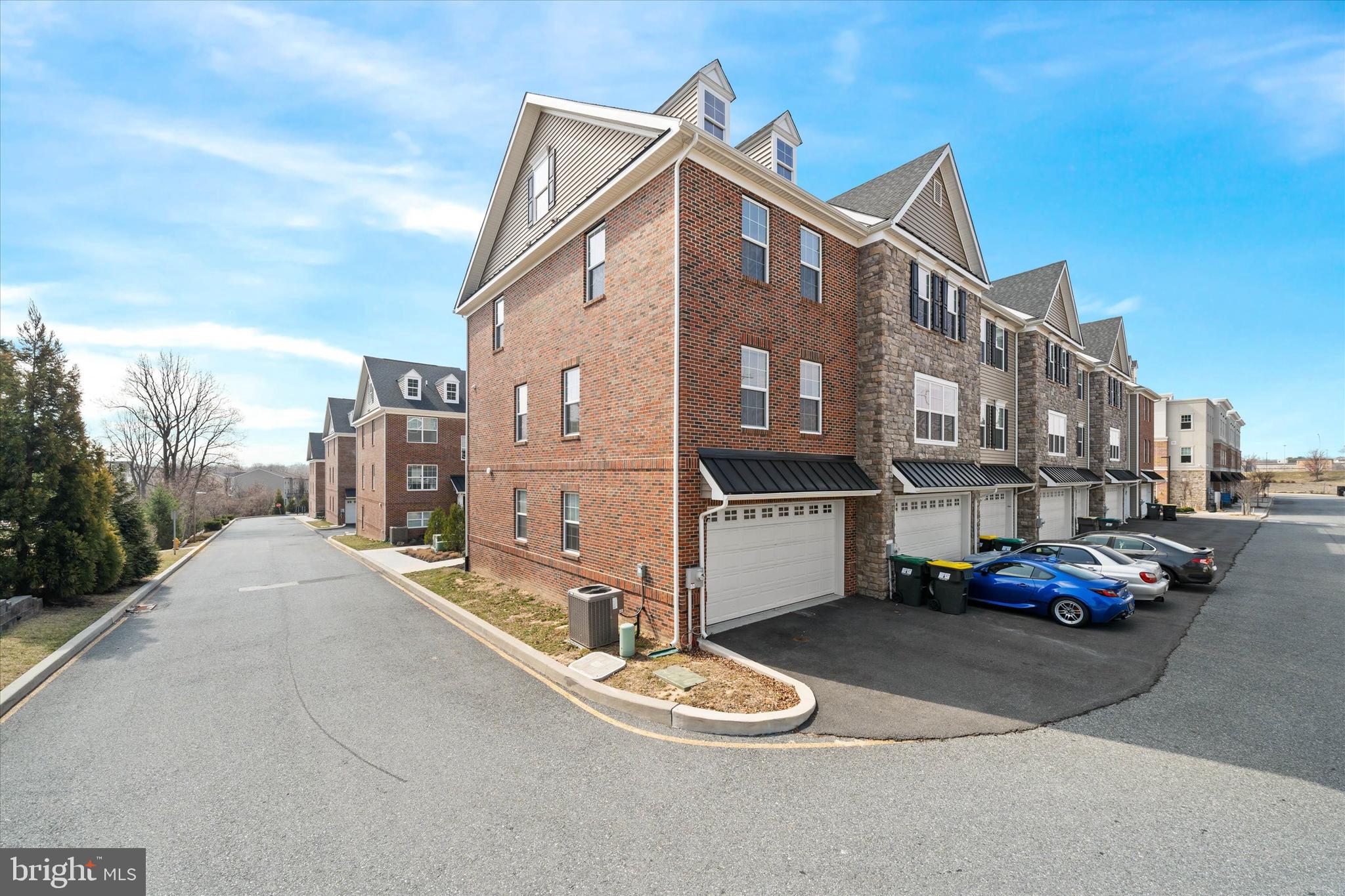 LINDEN HILL STATION - Residential Lease