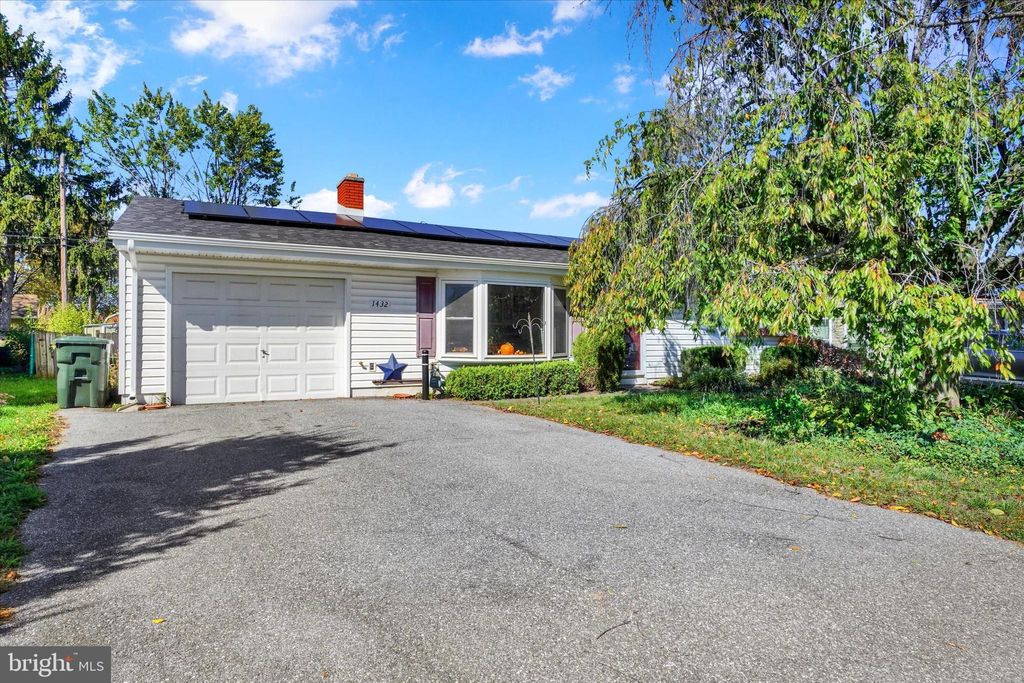 Photo of 1432 Dartmouth Road, YORK, PA 17404 (MLS # PAYK2091920)