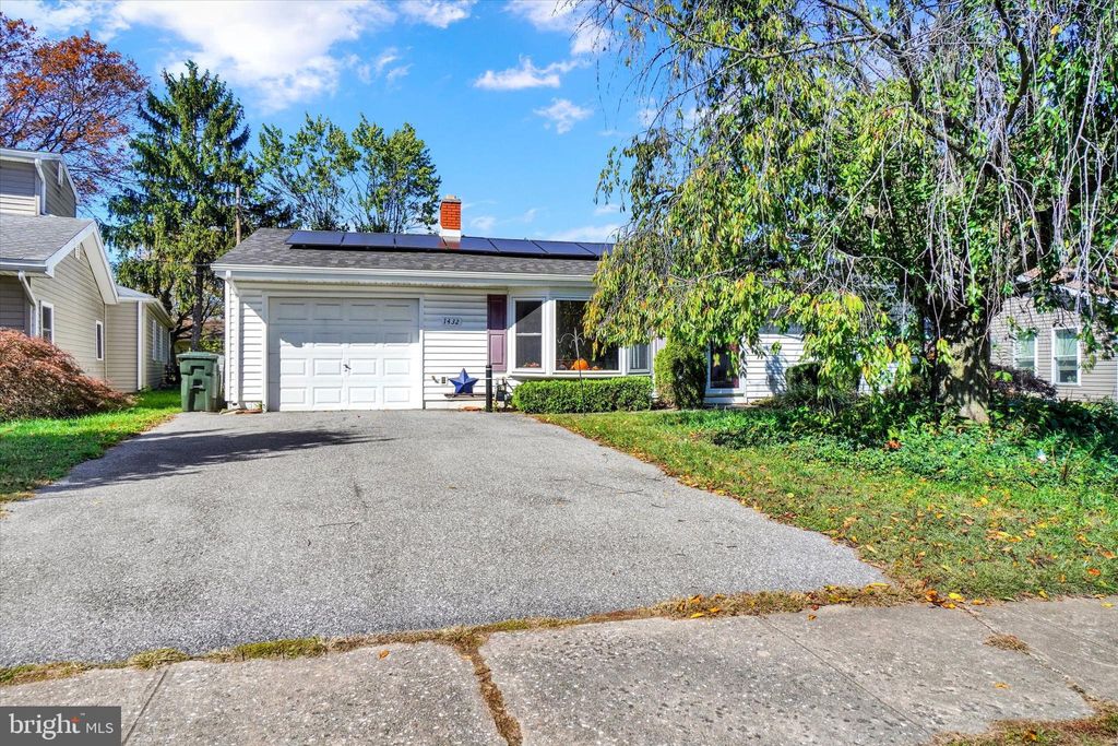 Photo of 1432 Dartmouth Road, YORK, PA 17404 (MLS # PAYK2091920)