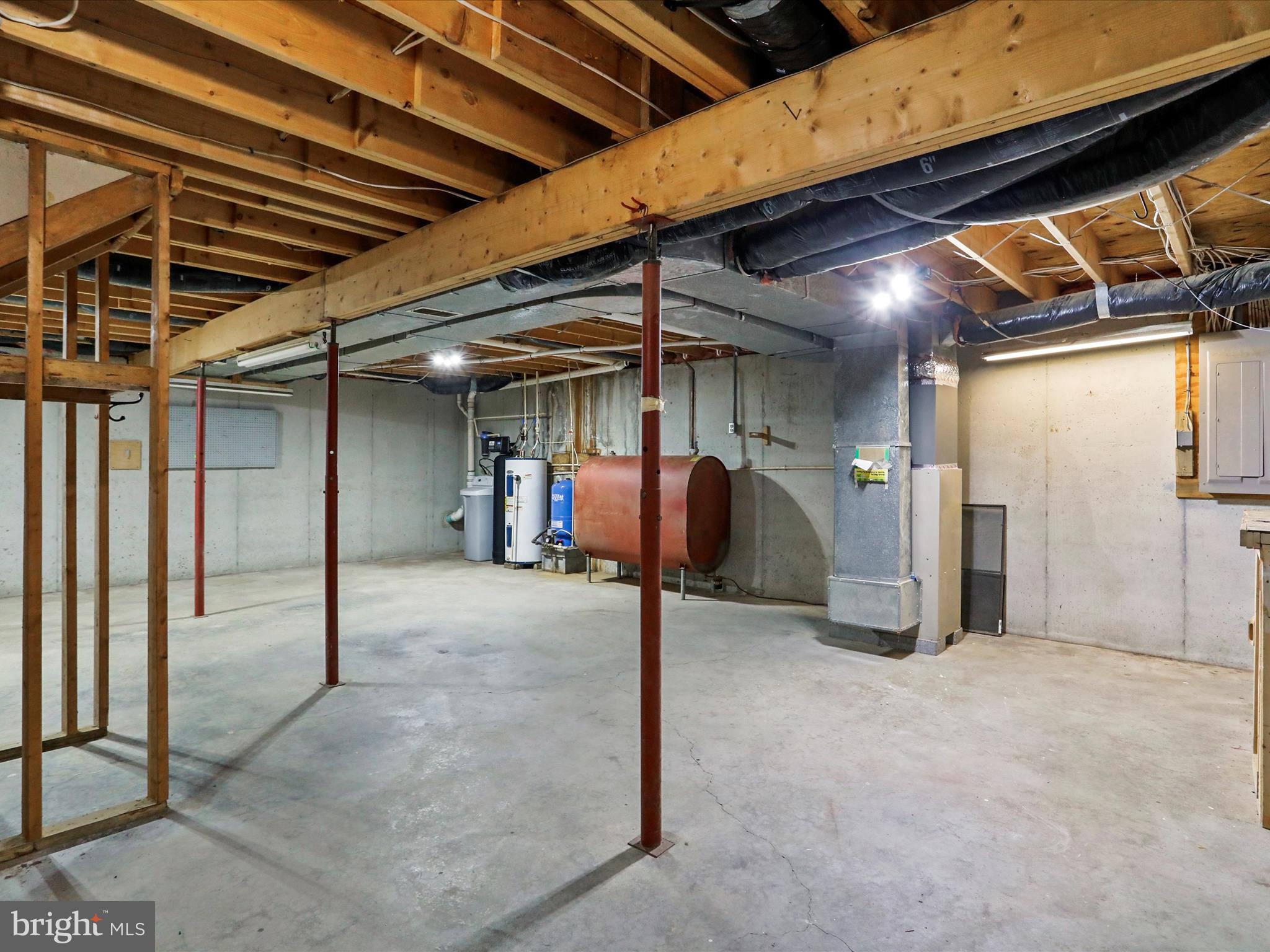 DEER SPRING WOODS - Residential