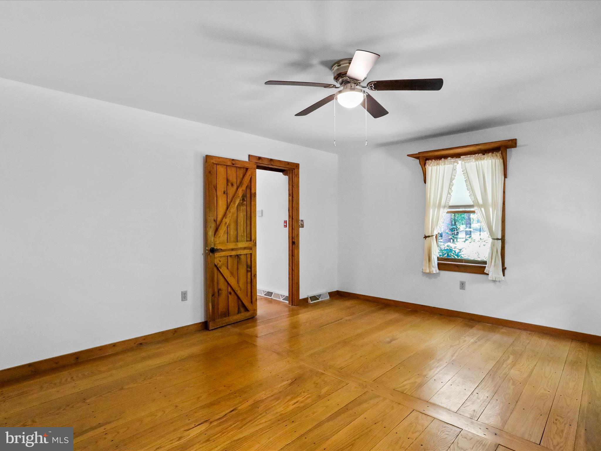 DEER SPRING WOODS - Residential