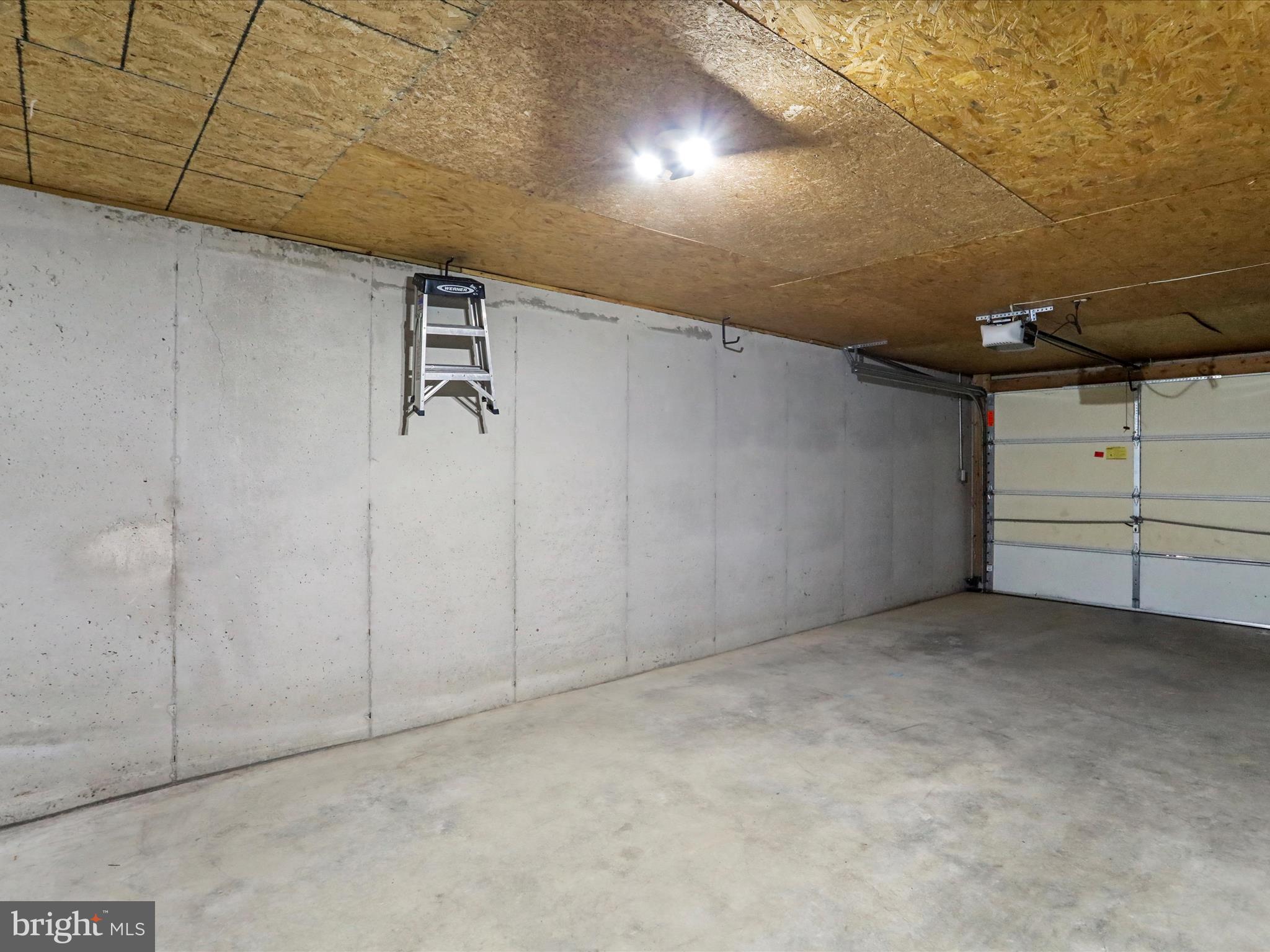 DEER SPRING WOODS - Residential