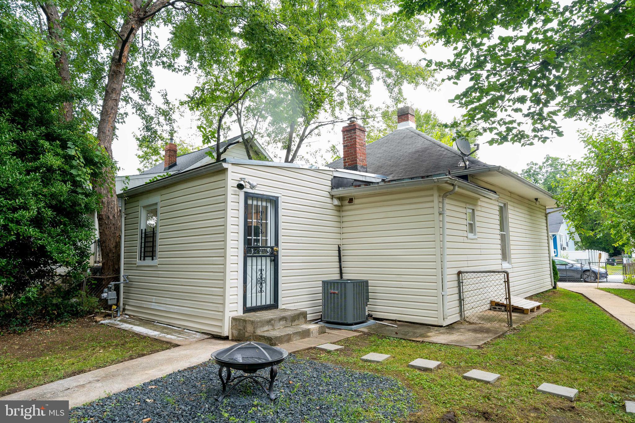 BRENTWOOD - Residential