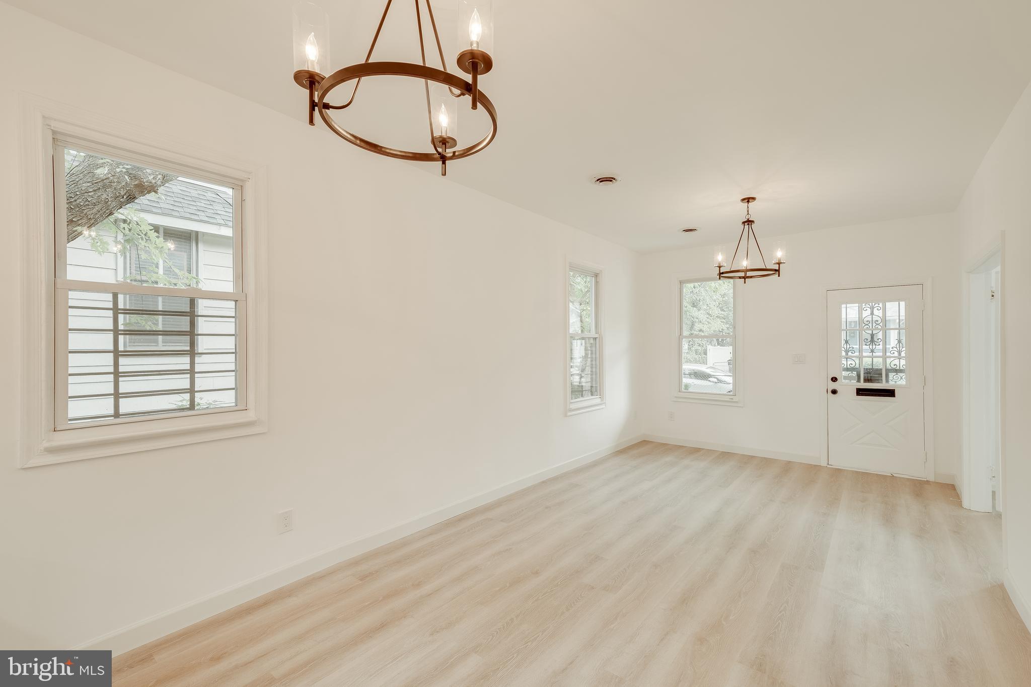 BRENTWOOD - Residential