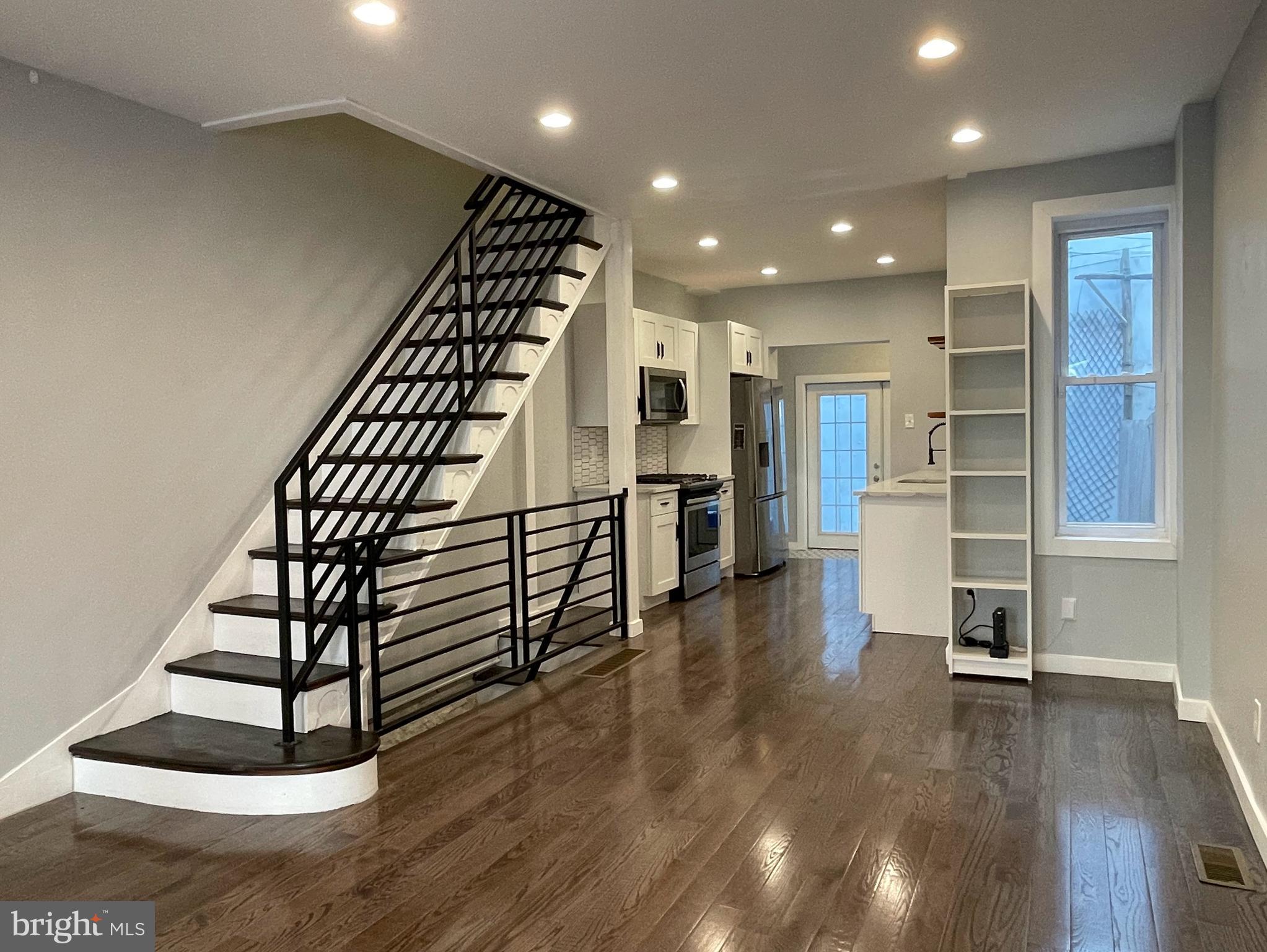 DICKINSON NARROWS - Residential Lease