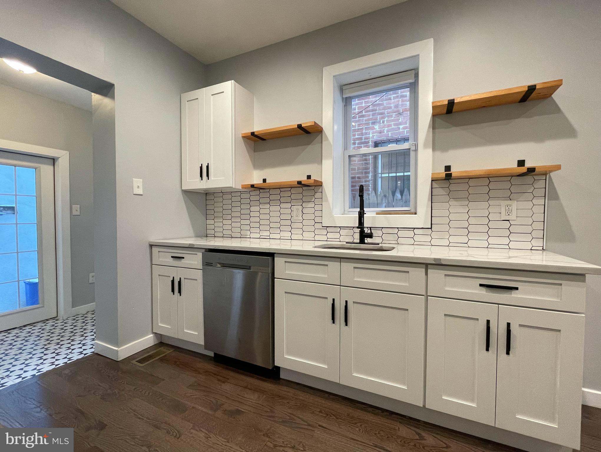 DICKINSON NARROWS - Residential Lease