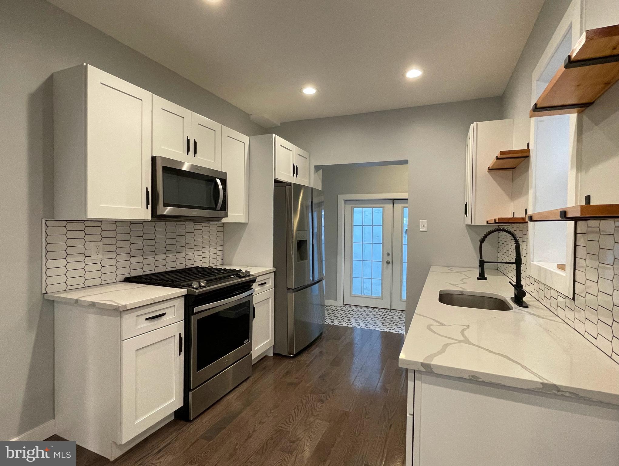 DICKINSON NARROWS - Residential Lease