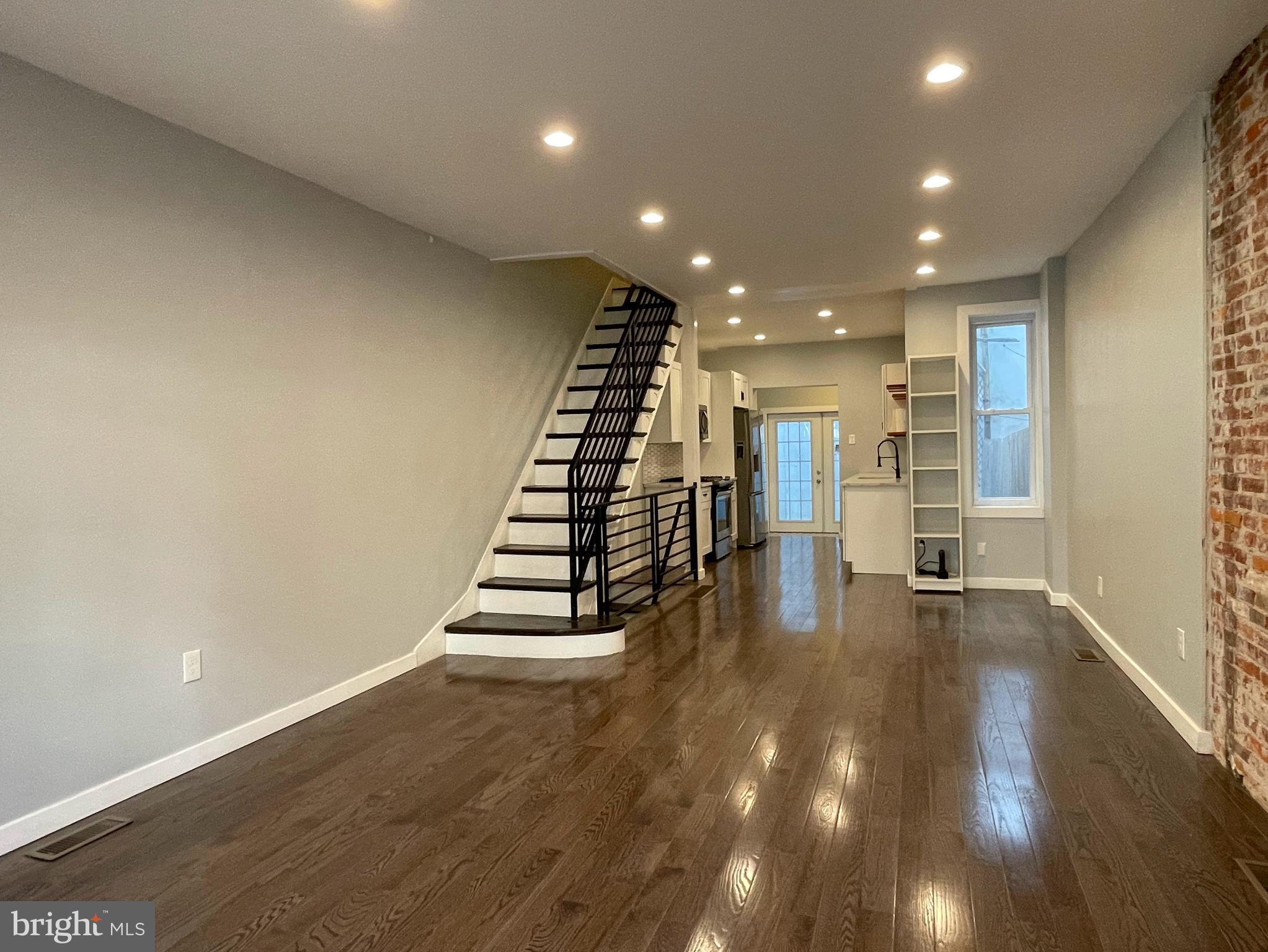 DICKINSON NARROWS - Residential Lease