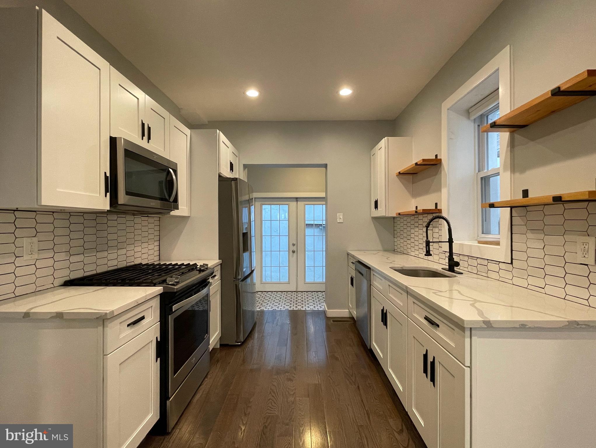 DICKINSON NARROWS - Residential Lease