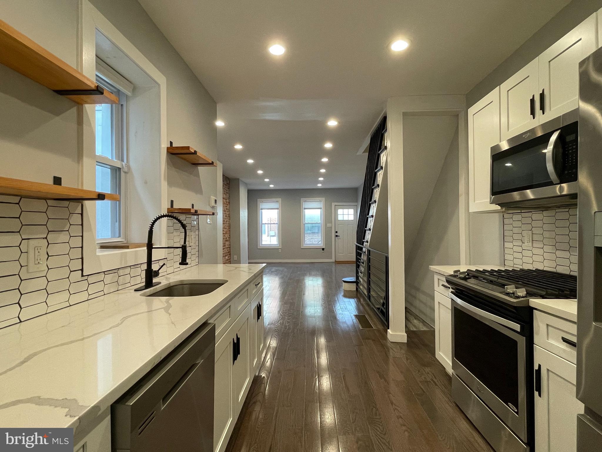 DICKINSON NARROWS - Residential Lease