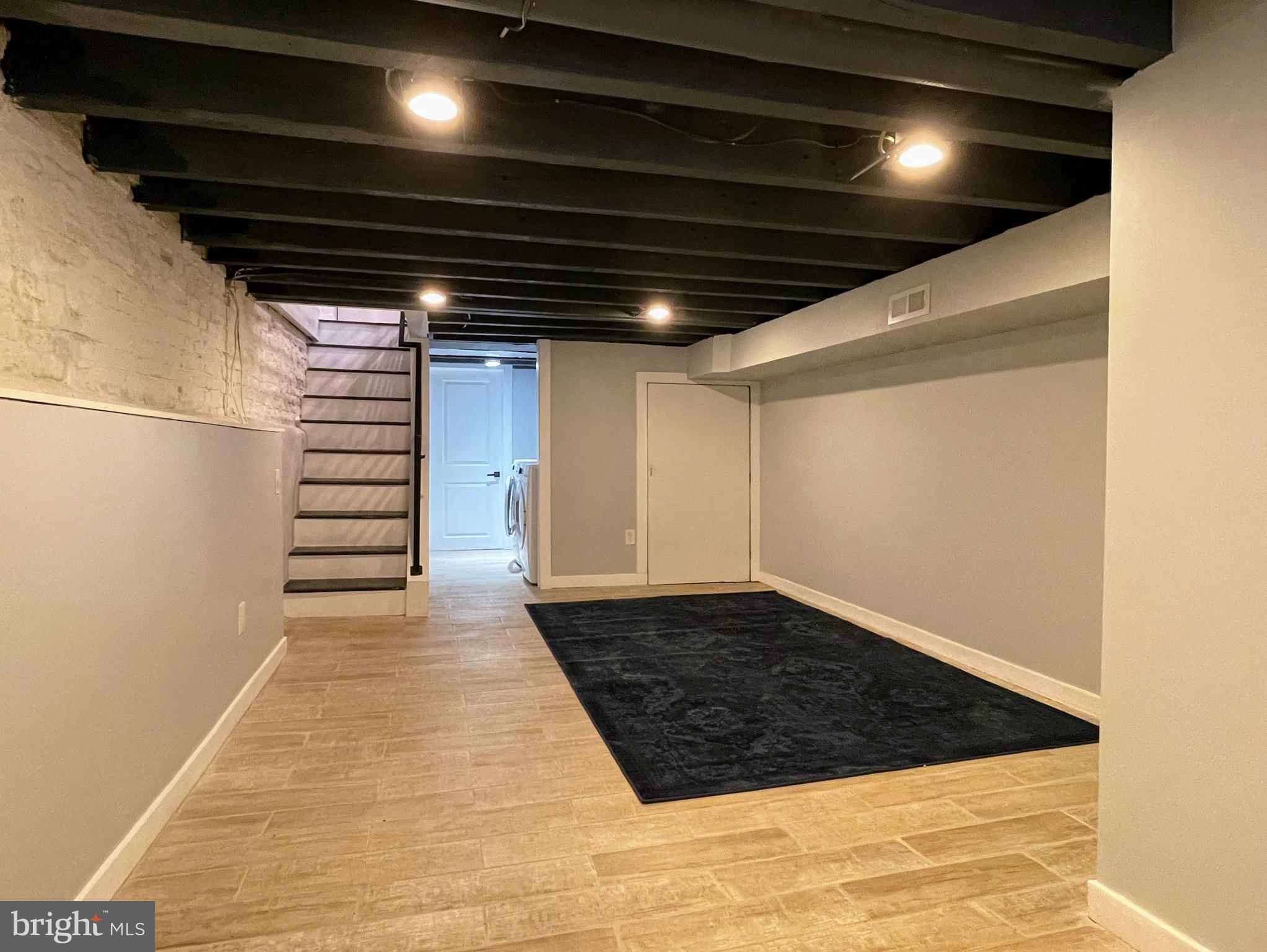 DICKINSON NARROWS - Residential Lease