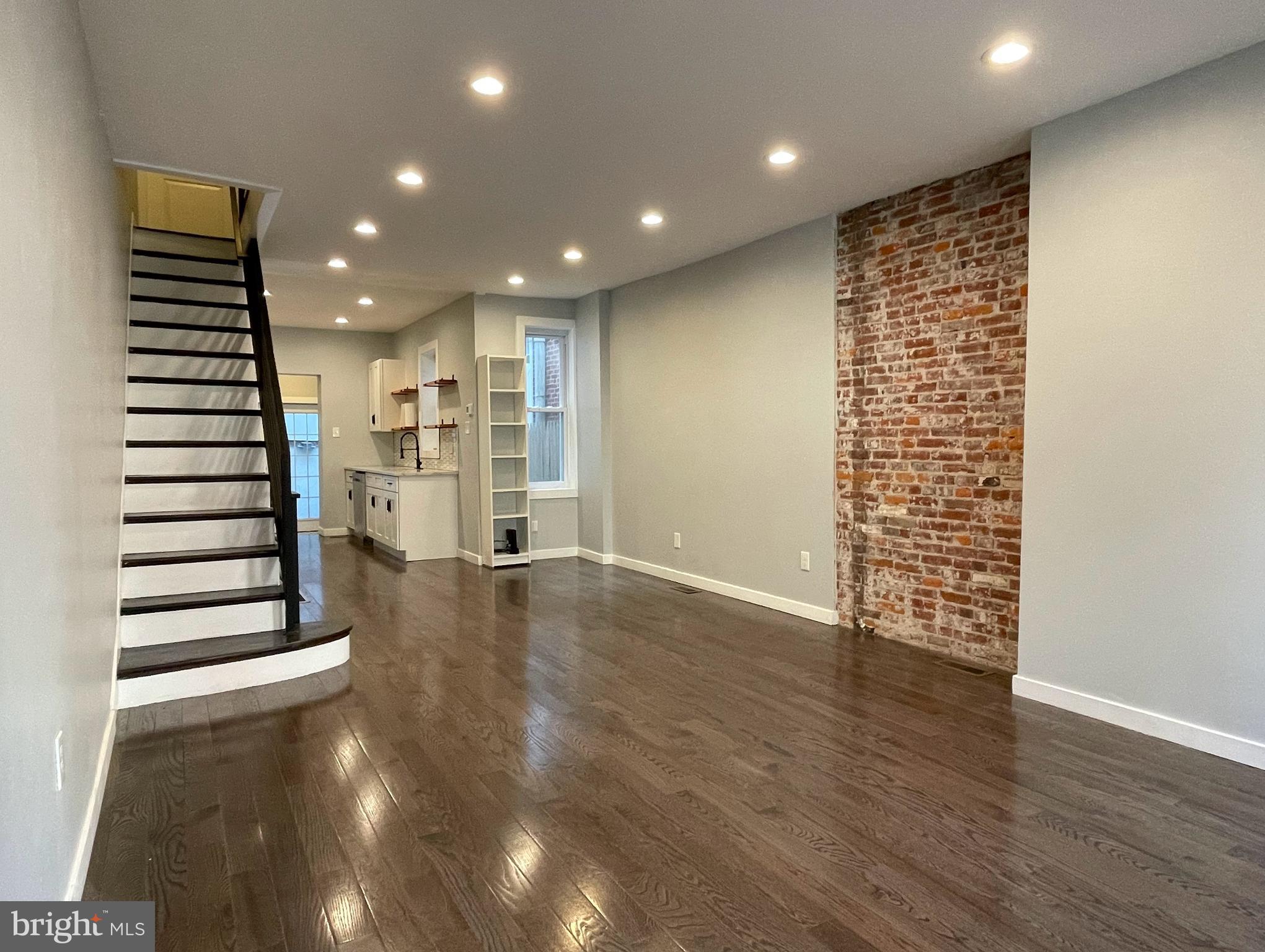 DICKINSON NARROWS - Residential Lease