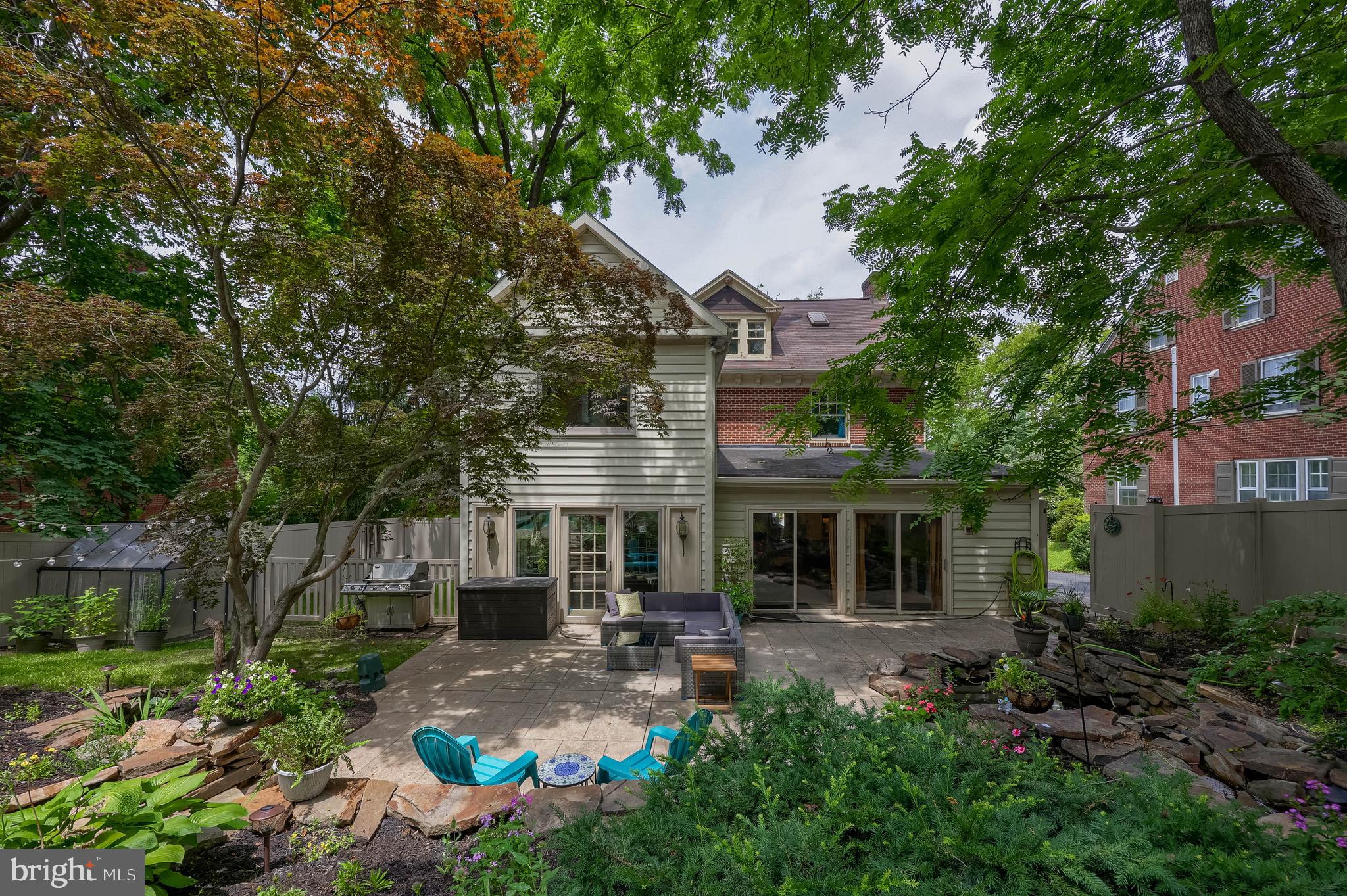 484 COUNTRY CLUB ROAD