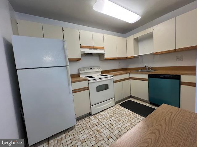 DANBURY VILLAGE - Residential