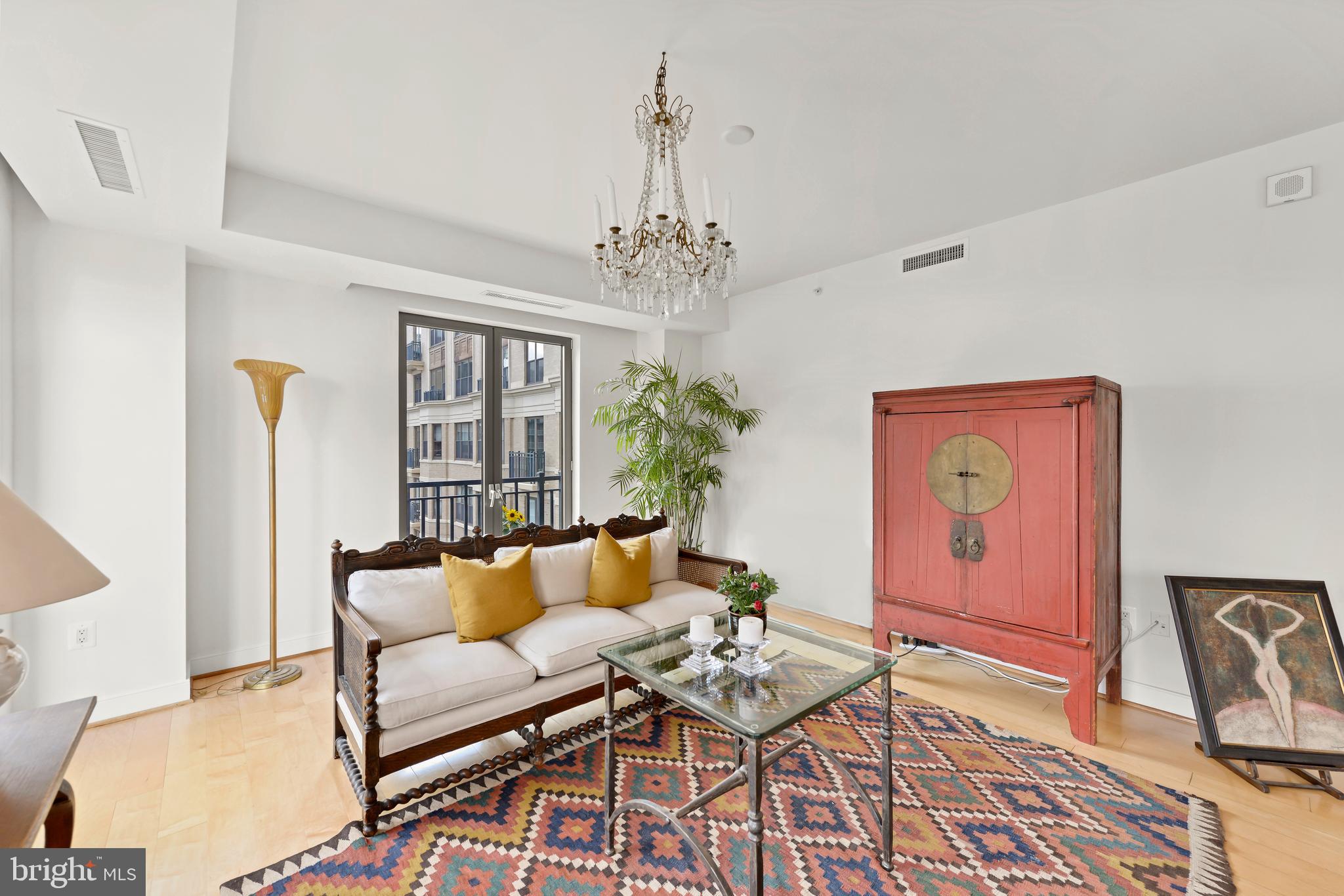 LIONSGATE - Residential