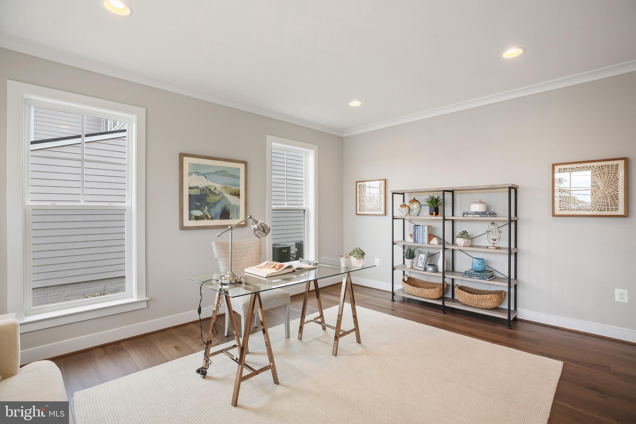 VIENNA WOODS - Residential