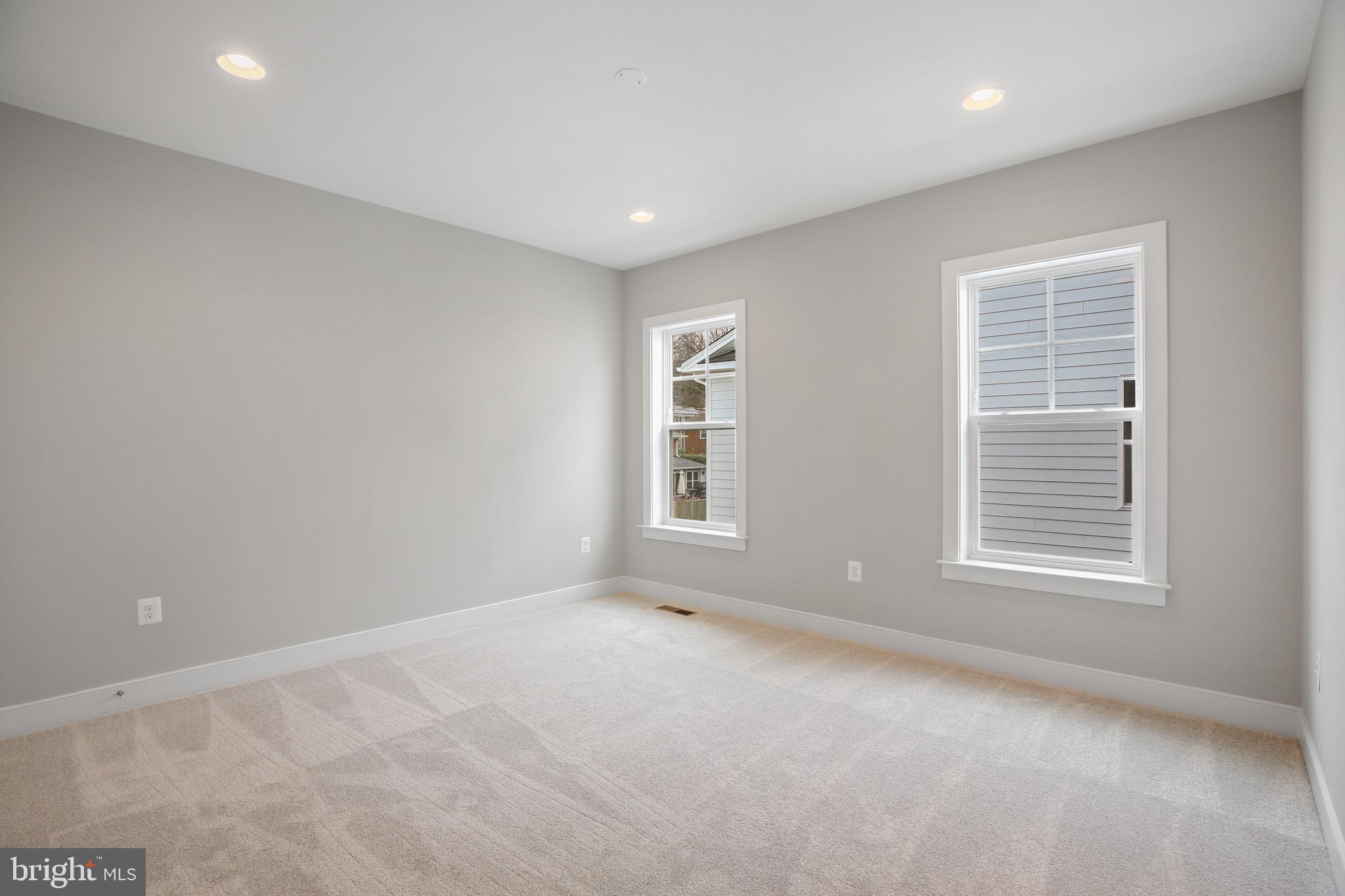 VIENNA WOODS - Residential