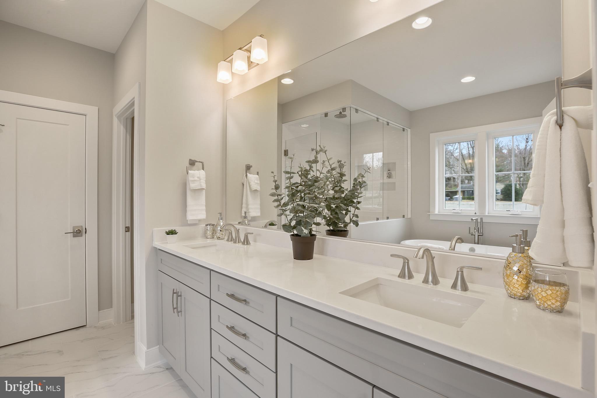 VIENNA WOODS - Residential