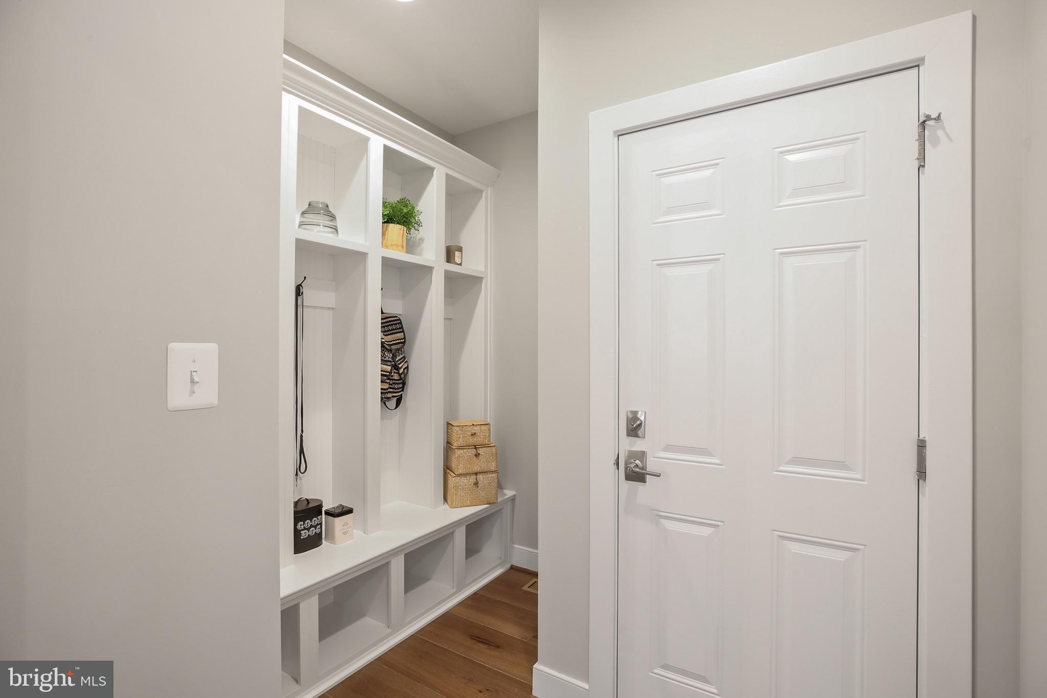 VIENNA WOODS - Residential