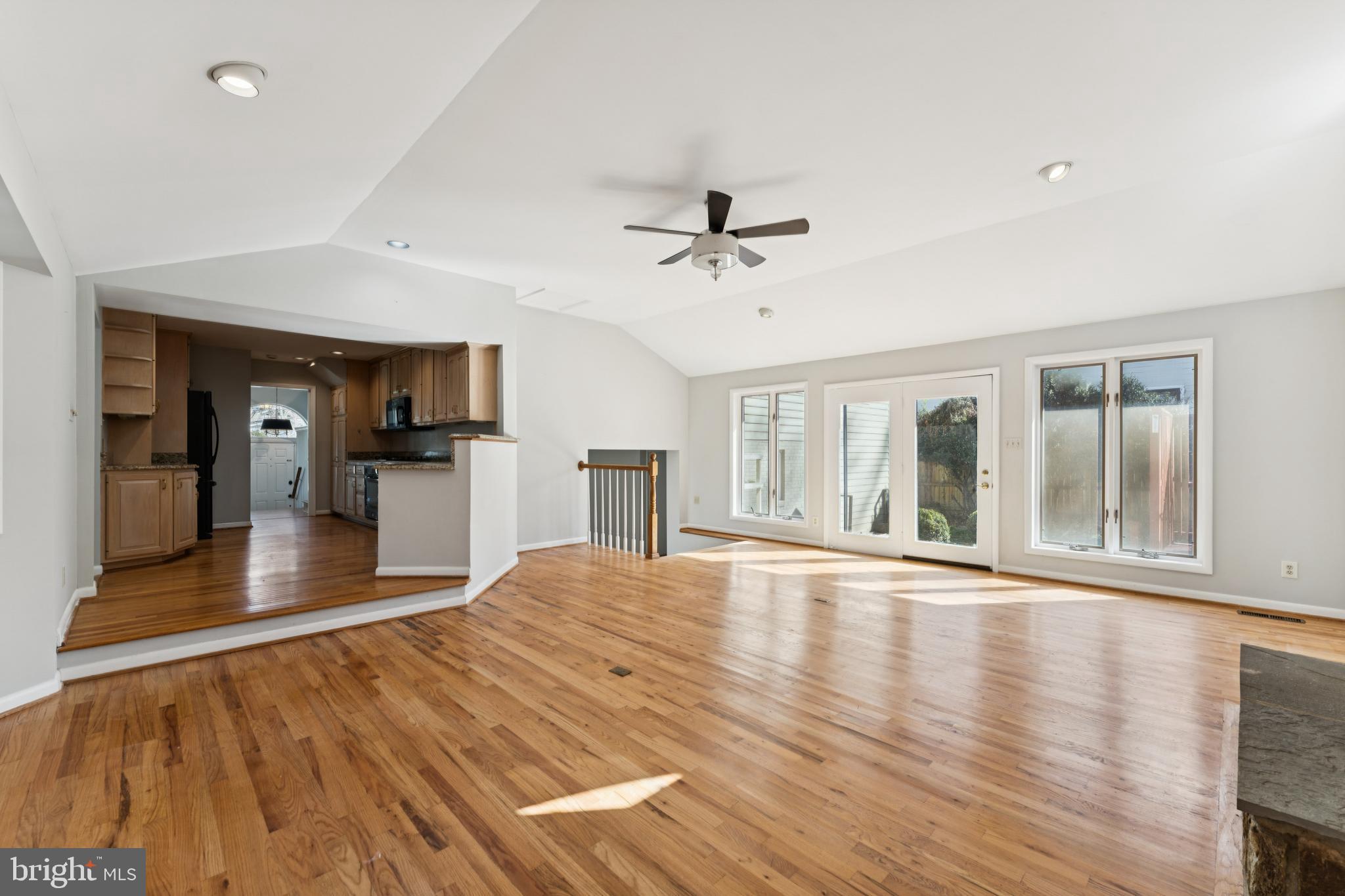 OAKWOOD KNOLLS - Residential Lease