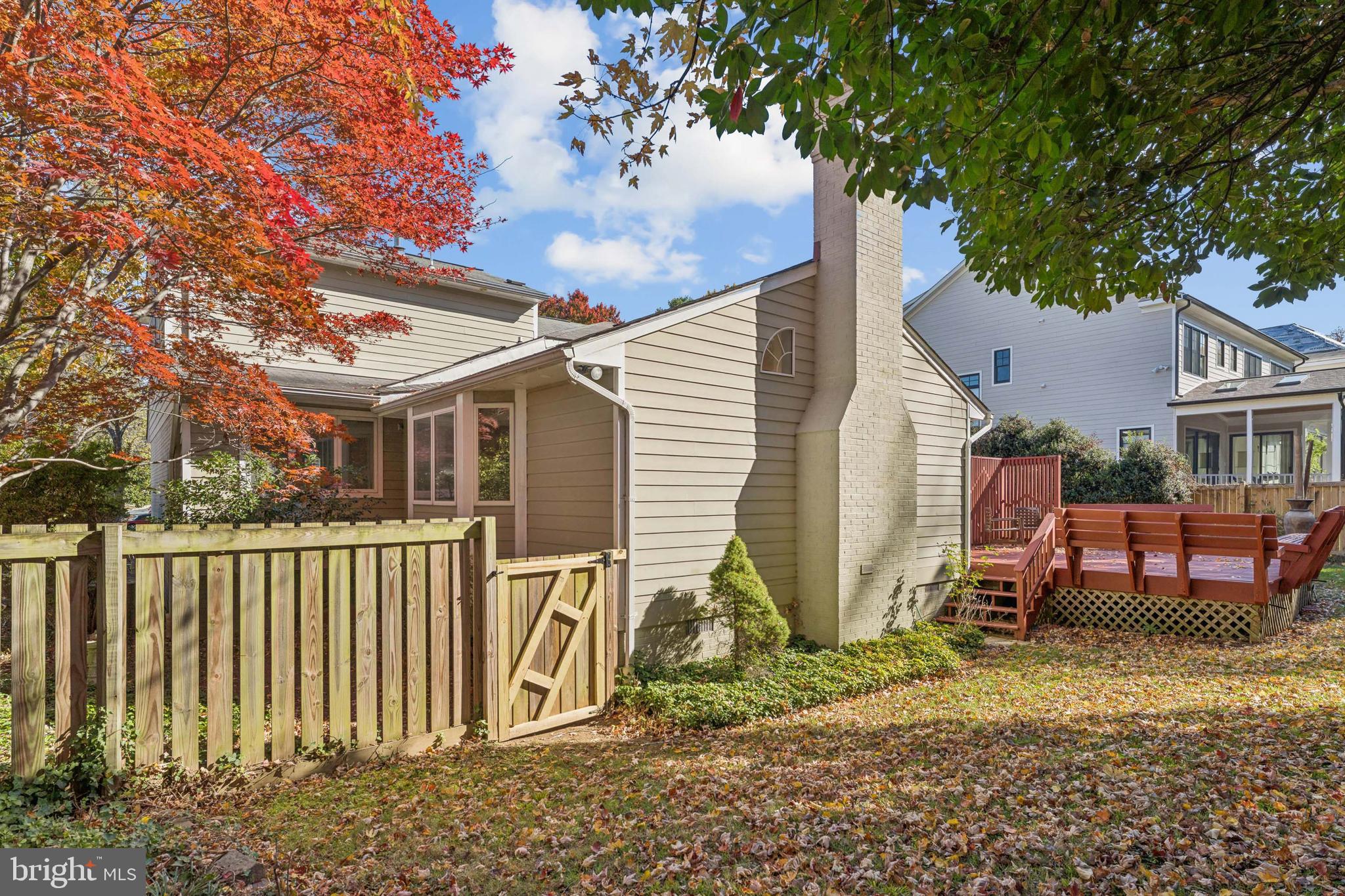 OAKWOOD KNOLLS - Residential Lease