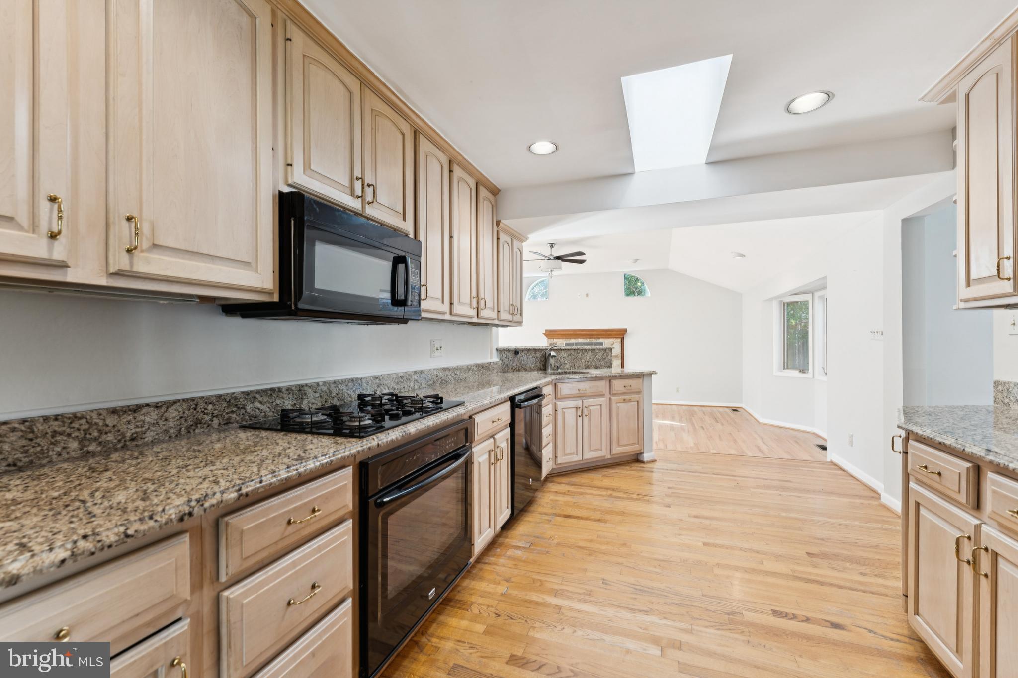 OAKWOOD KNOLLS - Residential Lease