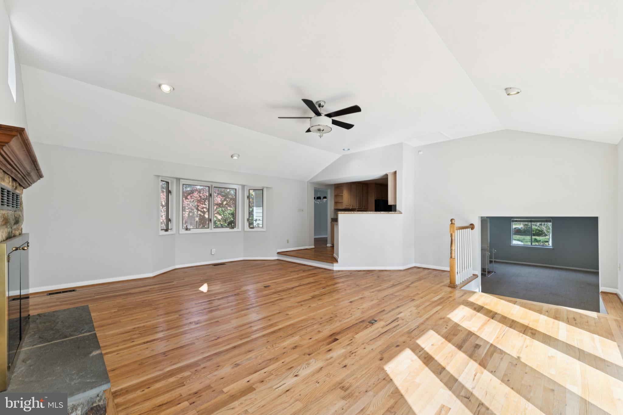 OAKWOOD KNOLLS - Residential Lease