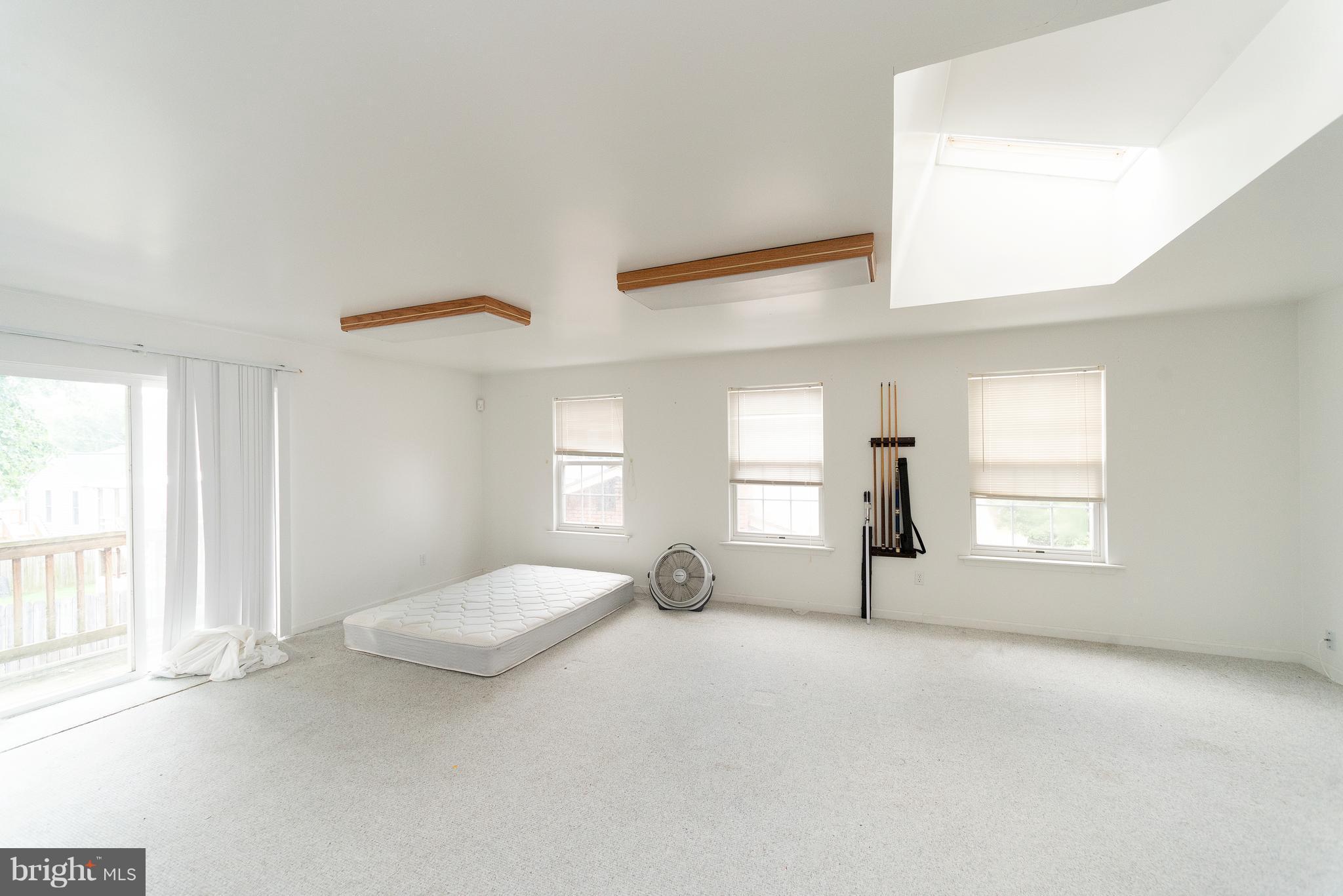 SUNRISE BEACH - Residential