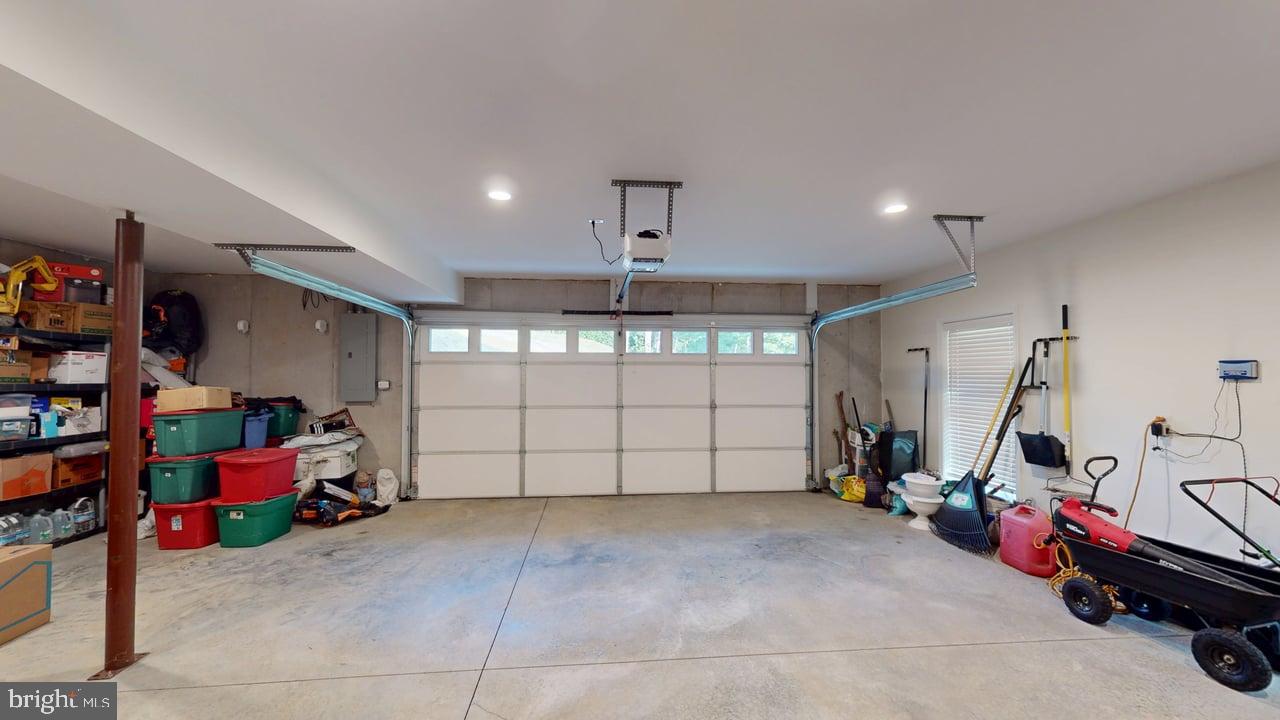 DEERFIELD ESTATES - Residential