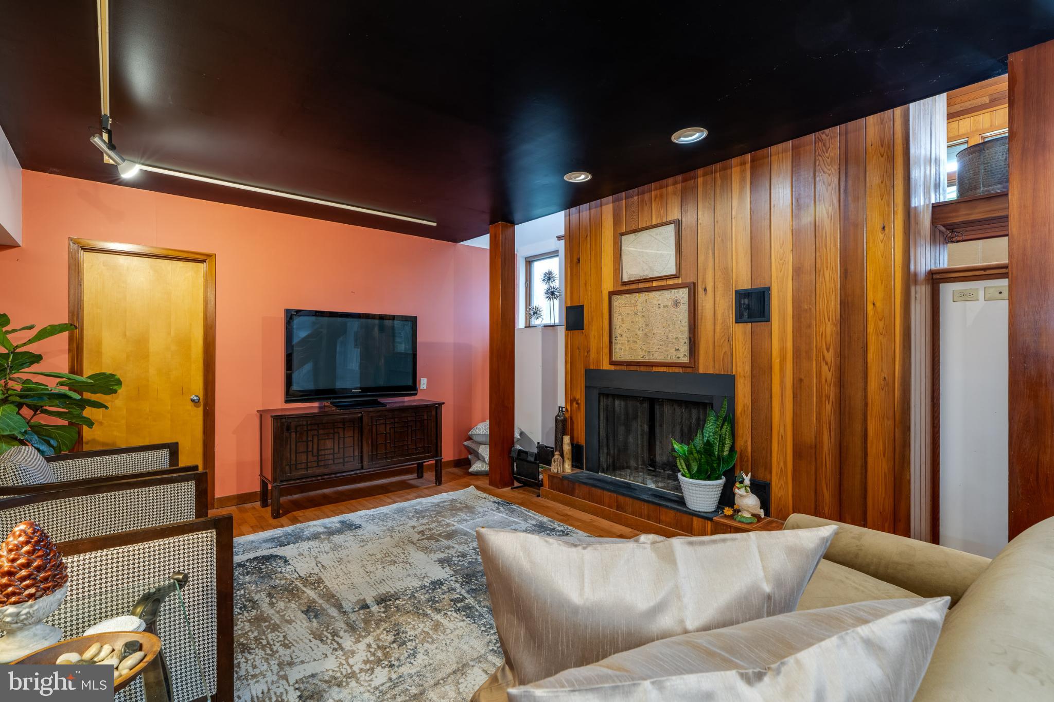 TEXTER MOUNTAIN - Residential