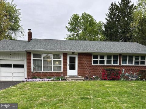 Photo of 19 Eljan Drive, DOYLESTOWN, PA 18901 (MLS # PABU2119796)