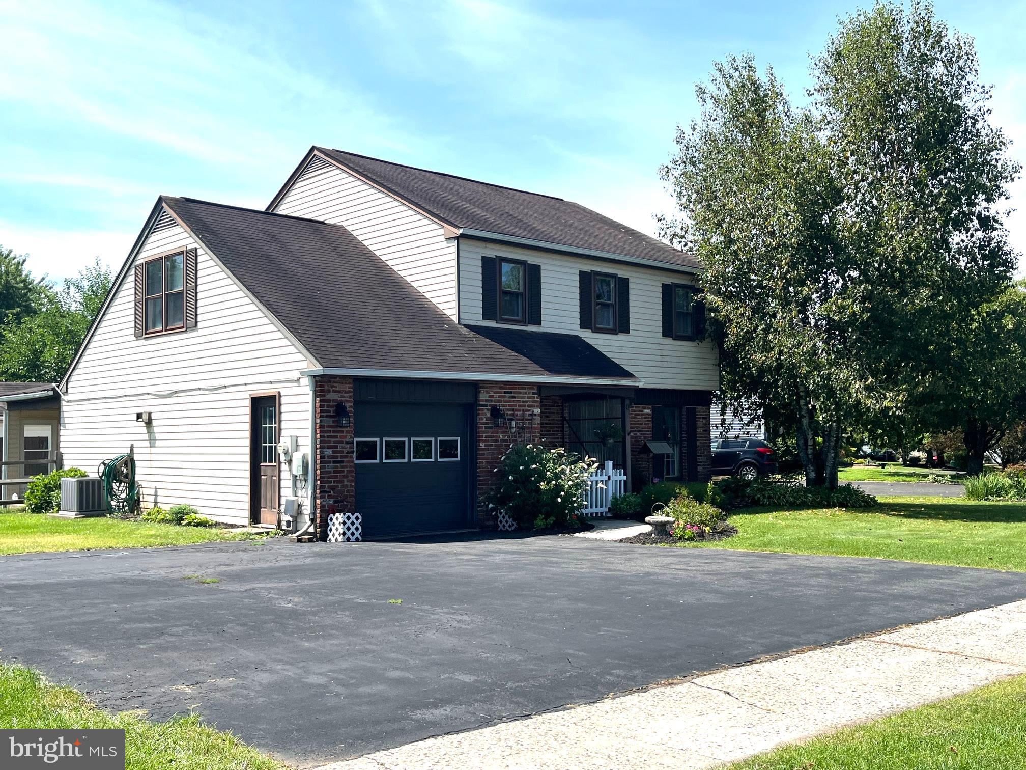 881 DEPOT LANE