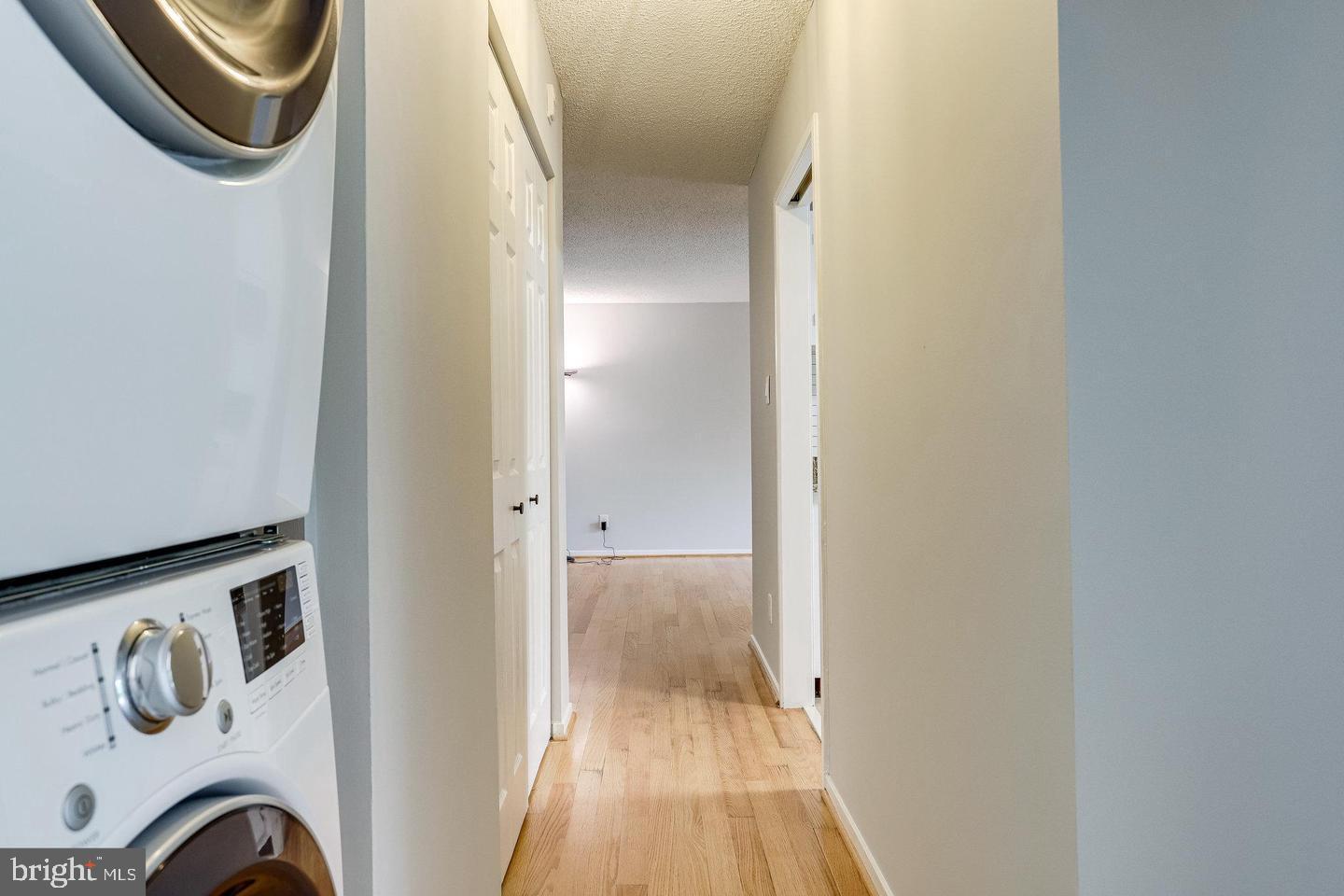 IDYLWOOD TOWERS CONDO - Residential